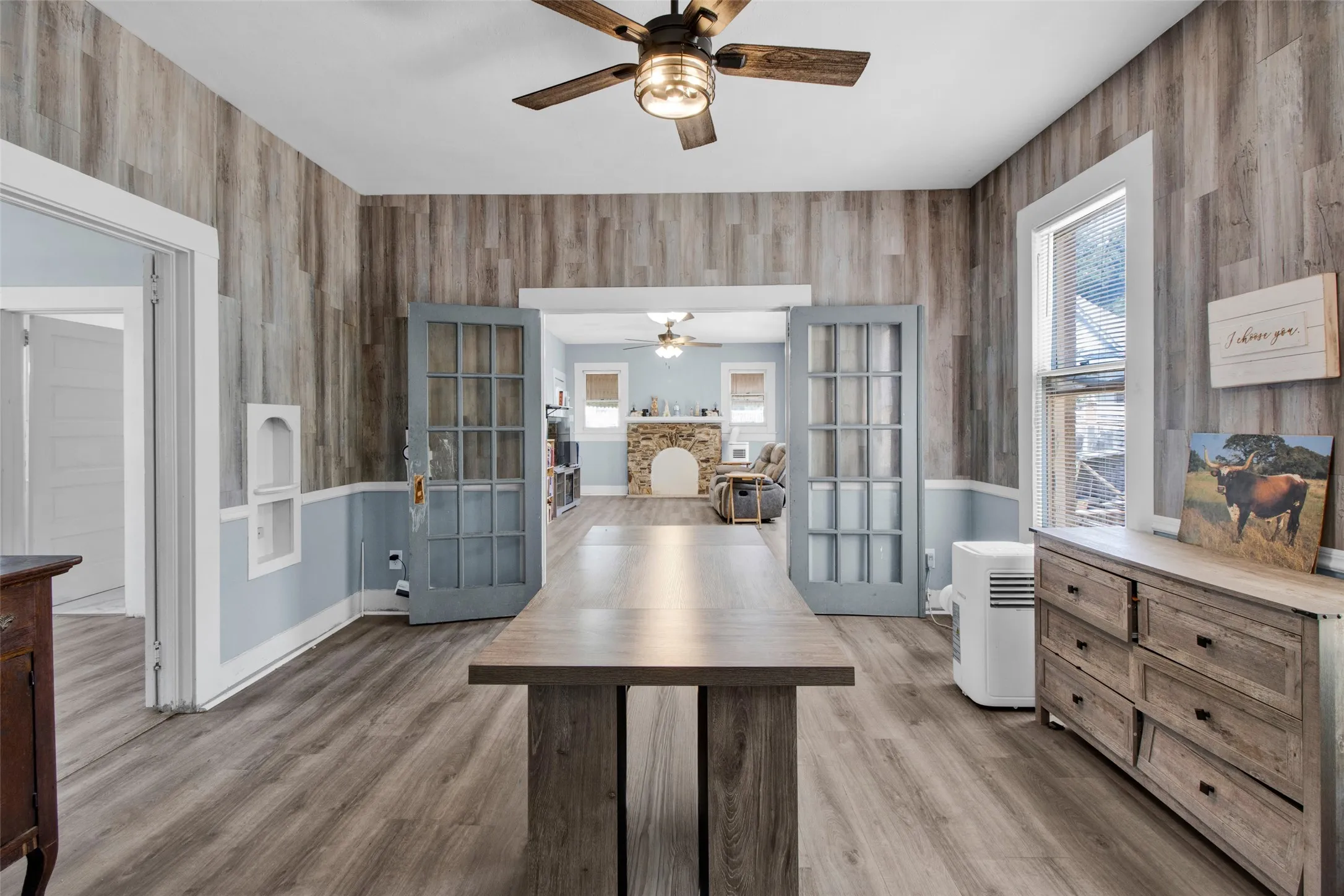 Single Family Residence For Sale in Harrison County , 106 N College Street, Marshall, Texas 75670, 3 Bedroom, 2 Bathroom, Garage spaces, 1,636 Sqft, built in 1925, mls#21339623, Real Estate Agent in Marshall, Homes For Sale in Harrison county, Homes For Sale in Marshall, Realtor in Marshall Texas, Real Estate Brokerage Independent Realty Texas, Luminita Cordes Realtor