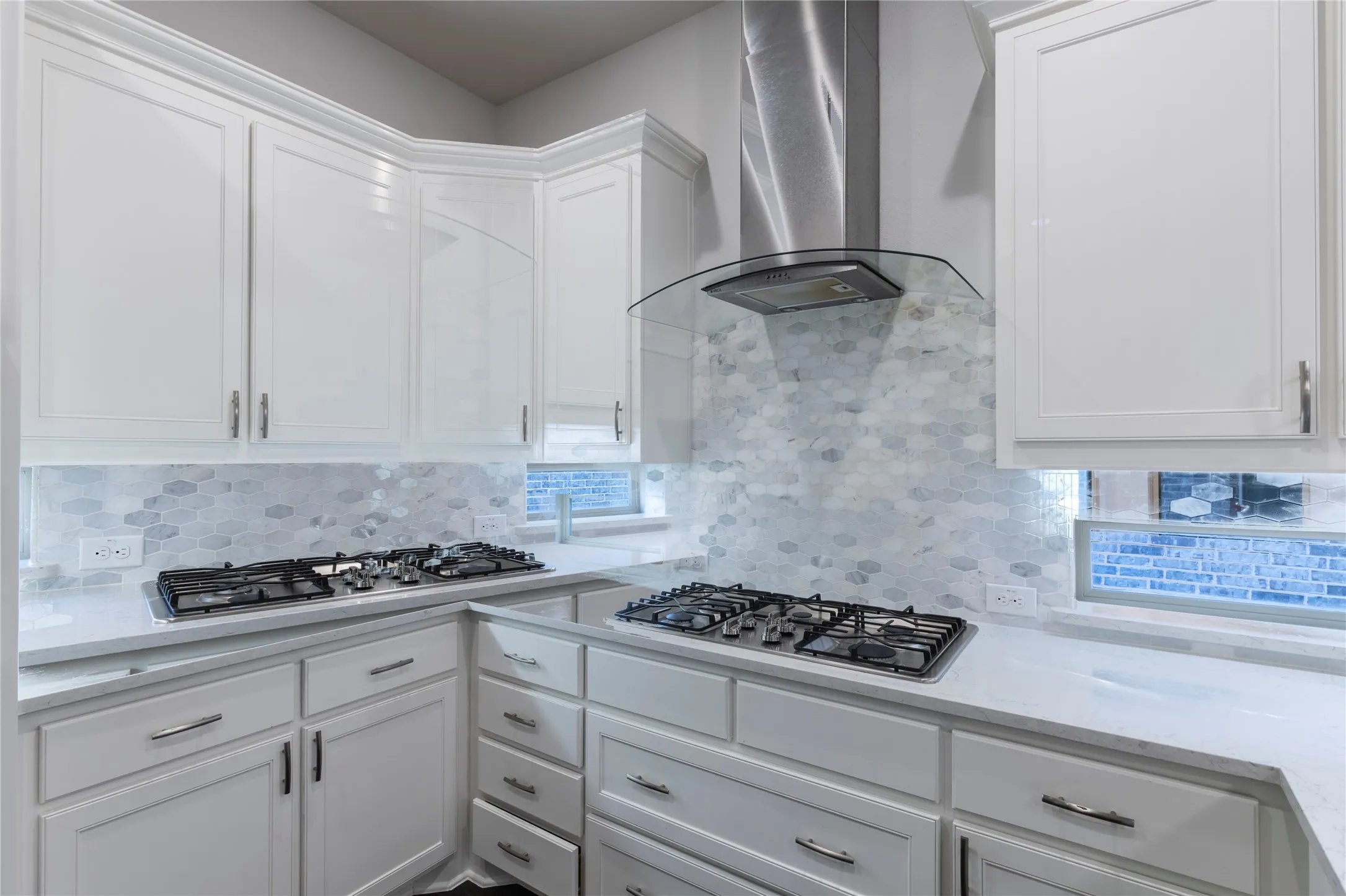 Single Family Residence For Sale in Dallas County , 2455 Cathedral Drive, Richardson, Texas 75080, 3 Bedroom, 3 Bathroom, 2 Garage spaces, 2,511 Sqft, built in 2017, mls#21339996, Real Estate Agent in Richardson, Homes For Sale in Dallas county, Homes For Sale in Richardson, Realtor in Richardson Texas, Real Estate Brokerage Independent Realty Texas, Luminita Cordes Realtor