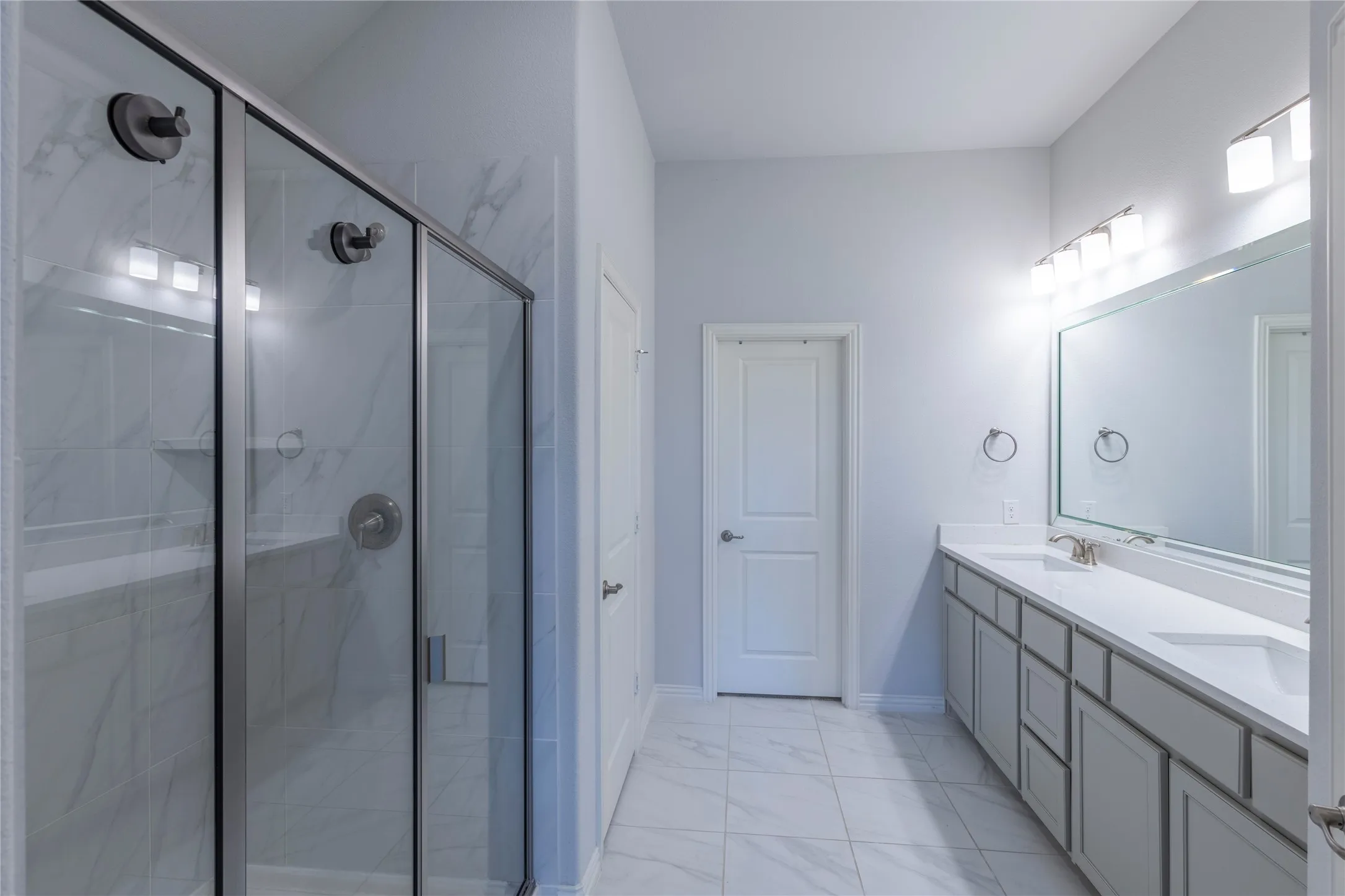Single Family Residence For Sale in Dallas County , 2455 Cathedral Drive, Richardson, Texas 75080, 3 Bedroom, 3 Bathroom, 2 Garage spaces, 2,511 Sqft, built in 2017, mls#21339996, Real Estate Agent in Richardson, Homes For Sale in Dallas county, Homes For Sale in Richardson, Realtor in Richardson Texas, Real Estate Brokerage Independent Realty Texas, Luminita Cordes Realtor