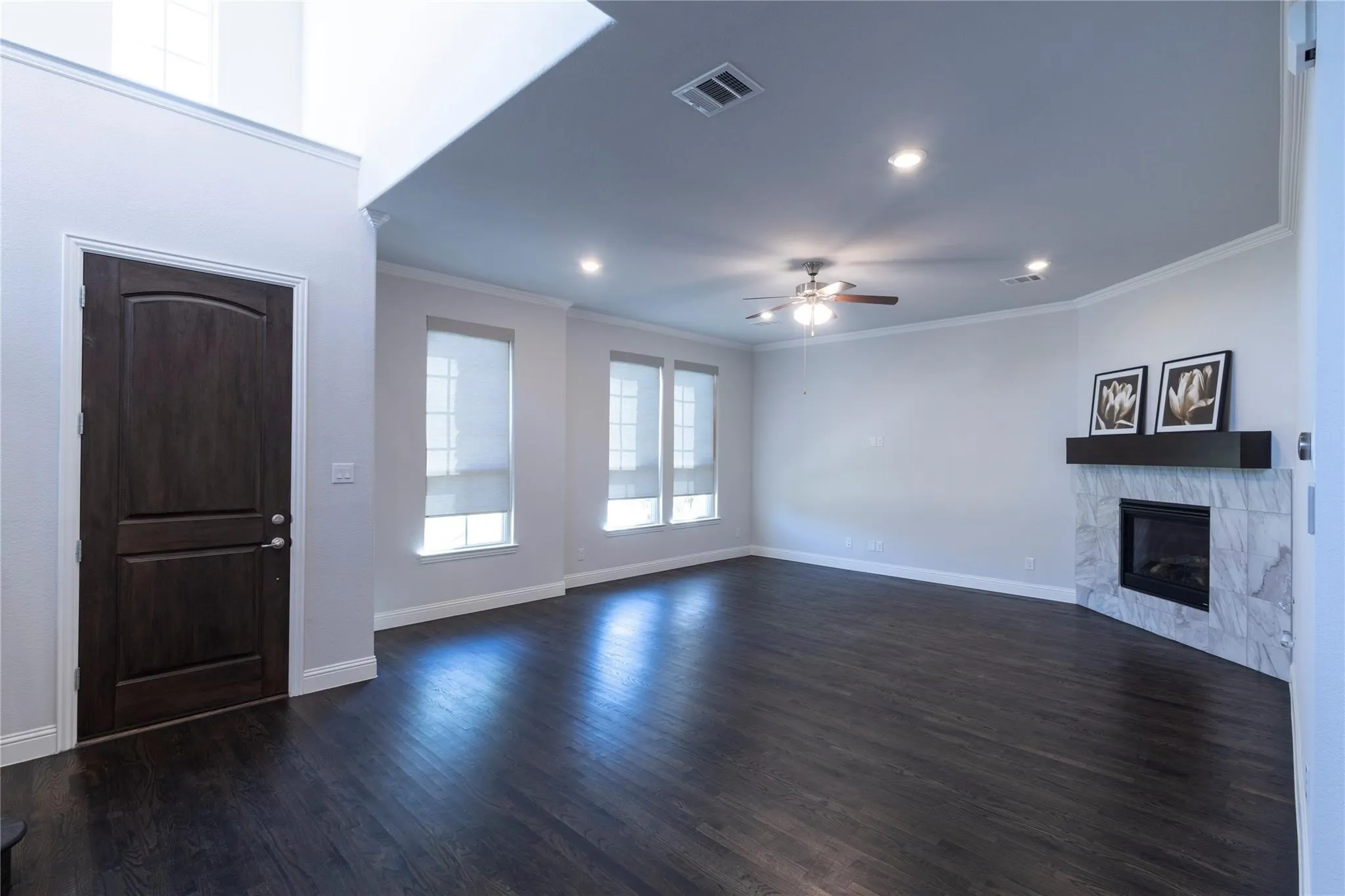 Single Family Residence For Sale in Dallas County , 2455 Cathedral Drive, Richardson, Texas 75080, 3 Bedroom, 3 Bathroom, 2 Garage spaces, 2,511 Sqft, built in 2017, mls#21339996, Real Estate Agent in Richardson, Homes For Sale in Dallas county, Homes For Sale in Richardson, Realtor in Richardson Texas, Real Estate Brokerage Independent Realty Texas, Luminita Cordes Realtor