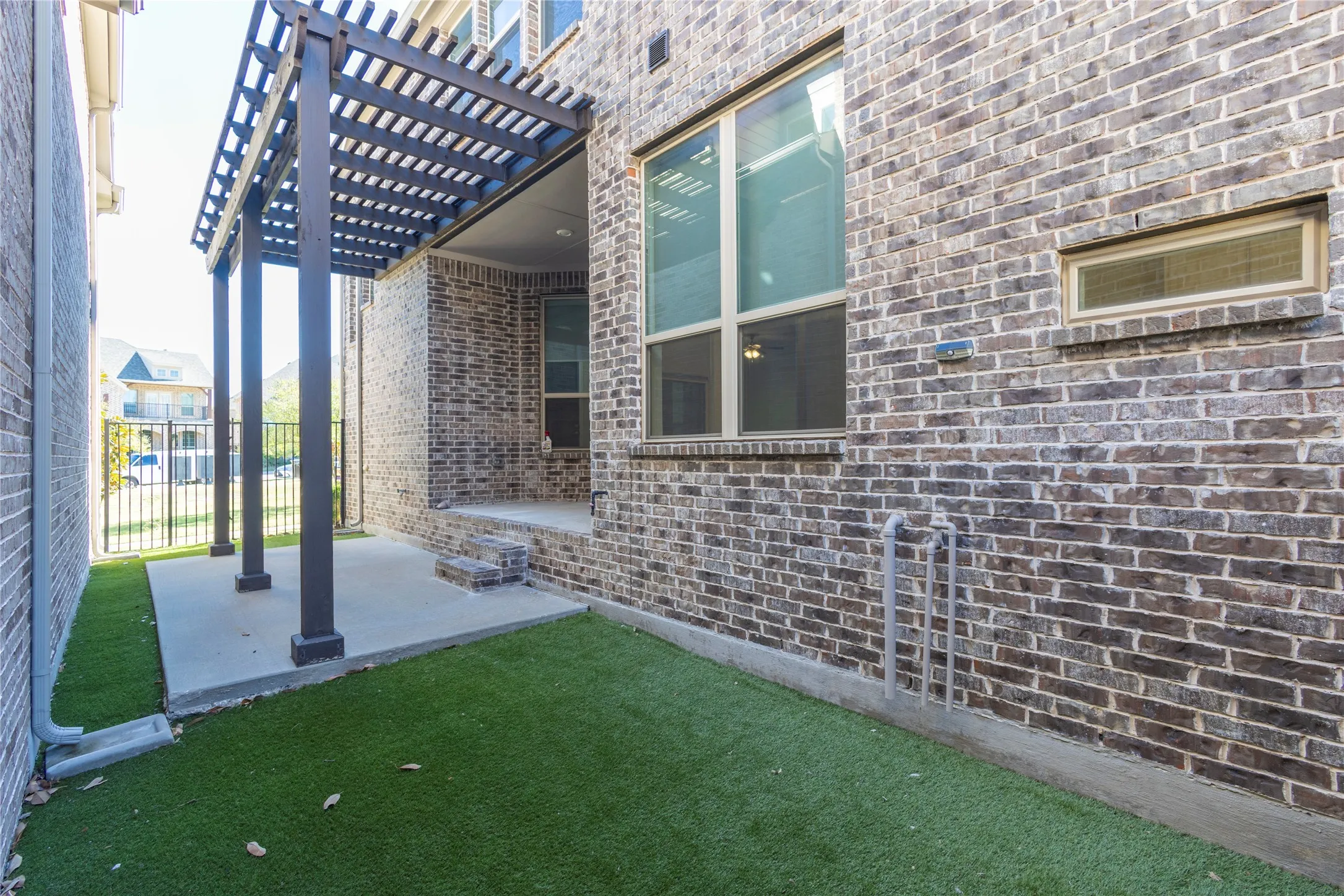 Single Family Residence For Sale in Dallas County , 2455 Cathedral Drive, Richardson, Texas 75080, 3 Bedroom, 3 Bathroom, 2 Garage spaces, 2,511 Sqft, built in 2017, mls#21339996, Real Estate Agent in Richardson, Homes For Sale in Dallas county, Homes For Sale in Richardson, Realtor in Richardson Texas, Real Estate Brokerage Independent Realty Texas, Luminita Cordes Realtor