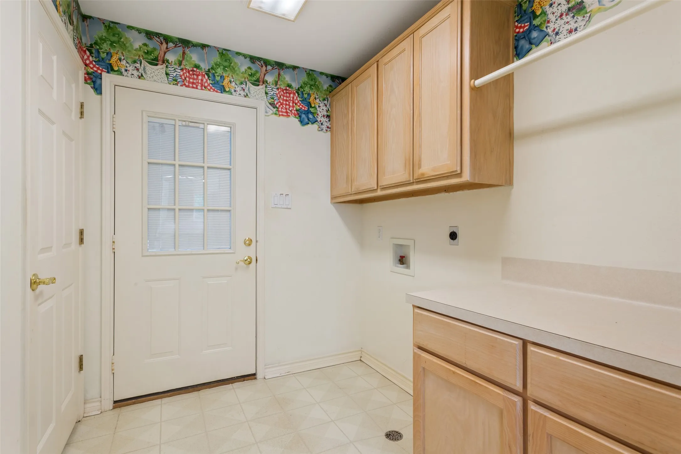 Single Family Residence For Sale in Freestone County , 804 Canary Lane, Fairfield, Texas 75840, 2 Bedrooms, 2 Bathrooms, 2 Garage spaces, 1,567 Sqft, built in 2001, Price $349,500, mls#21340771, Real Estate Agent in Fairfield, Homes For Sale in Freestone county, Homes For Sale in Fairfield, Realtor in Fairfield Texas, Real Estate Brokerage Independent Realty Texas, Luminita Cordes Realtor