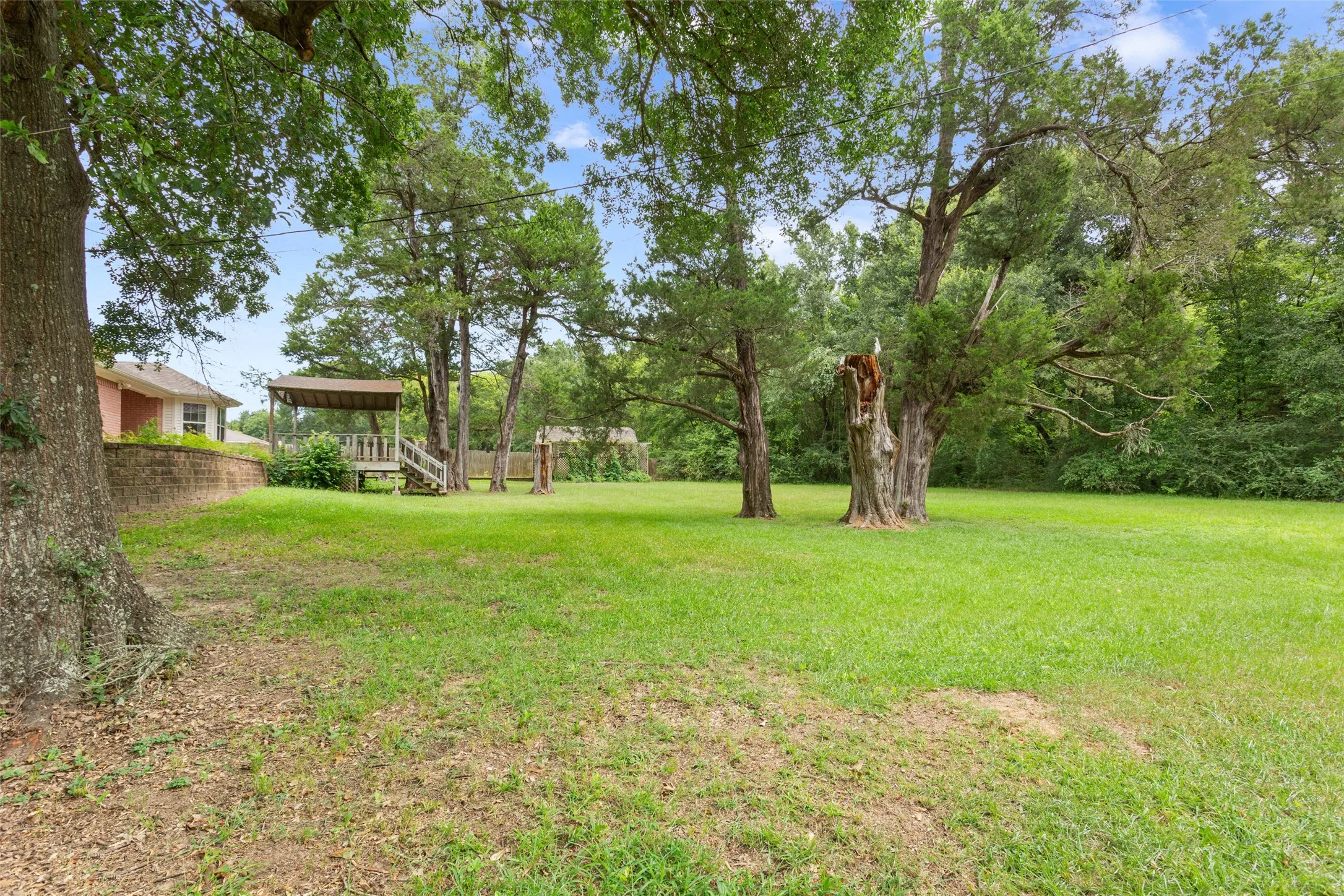 Single Family Residence For Sale in Freestone County , 804 Canary Lane, Fairfield, Texas 75840, 2 Bedrooms, 2 Bathrooms, 2 Garage spaces, 1,567 Sqft, built in 2001, Price $349,500, mls#21340771, Real Estate Agent in Fairfield, Homes For Sale in Freestone county, Homes For Sale in Fairfield, Realtor in Fairfield Texas, Real Estate Brokerage Independent Realty Texas, Luminita Cordes Realtor