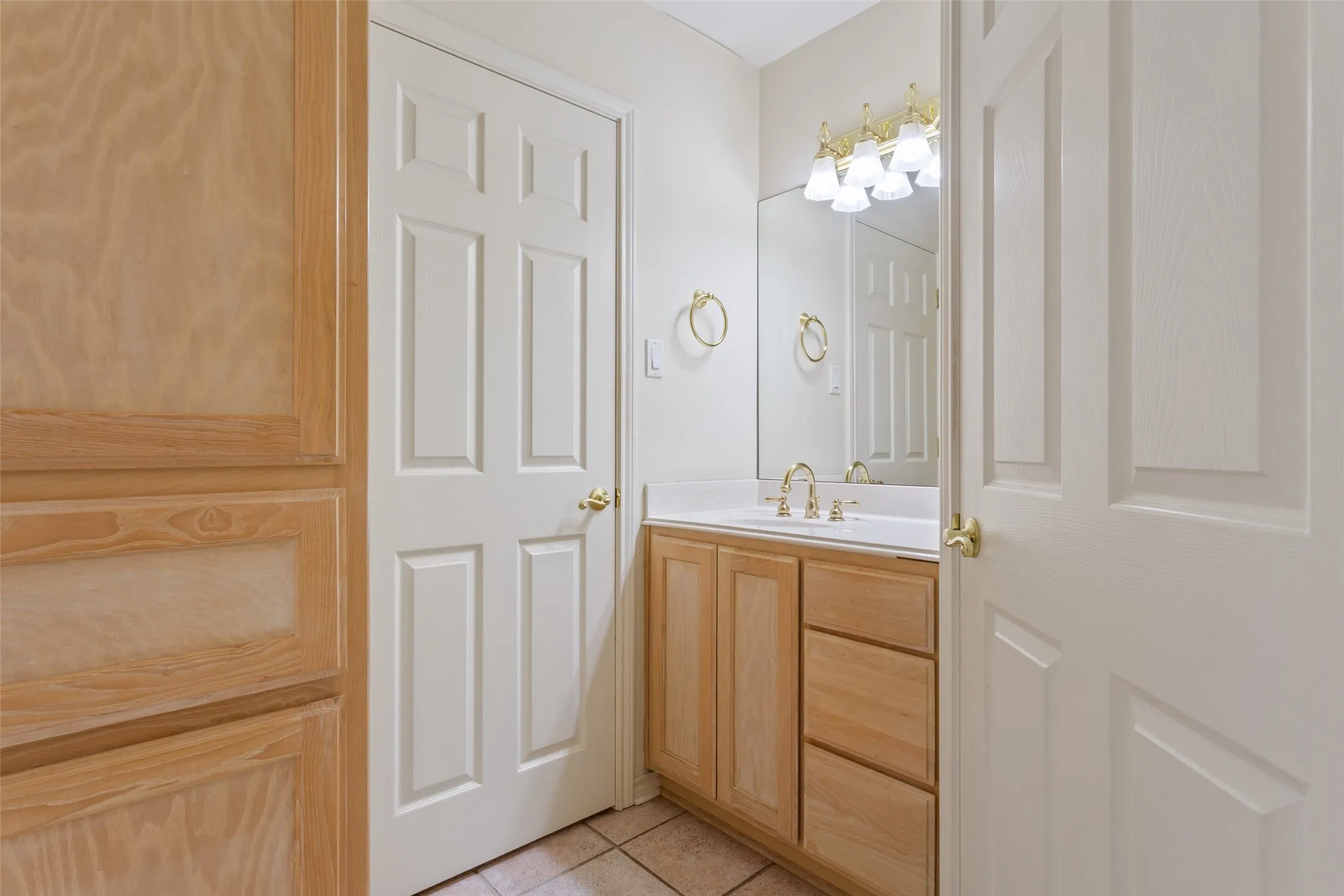Single Family Residence For Sale in Freestone County , 804 Canary Lane, Fairfield, Texas 75840, 2 Bedrooms, 2 Bathrooms, 2 Garage spaces, 1,567 Sqft, built in 2001, Price $349,500, mls#21340771, Real Estate Agent in Fairfield, Homes For Sale in Freestone county, Homes For Sale in Fairfield, Realtor in Fairfield Texas, Real Estate Brokerage Independent Realty Texas, Luminita Cordes Realtor