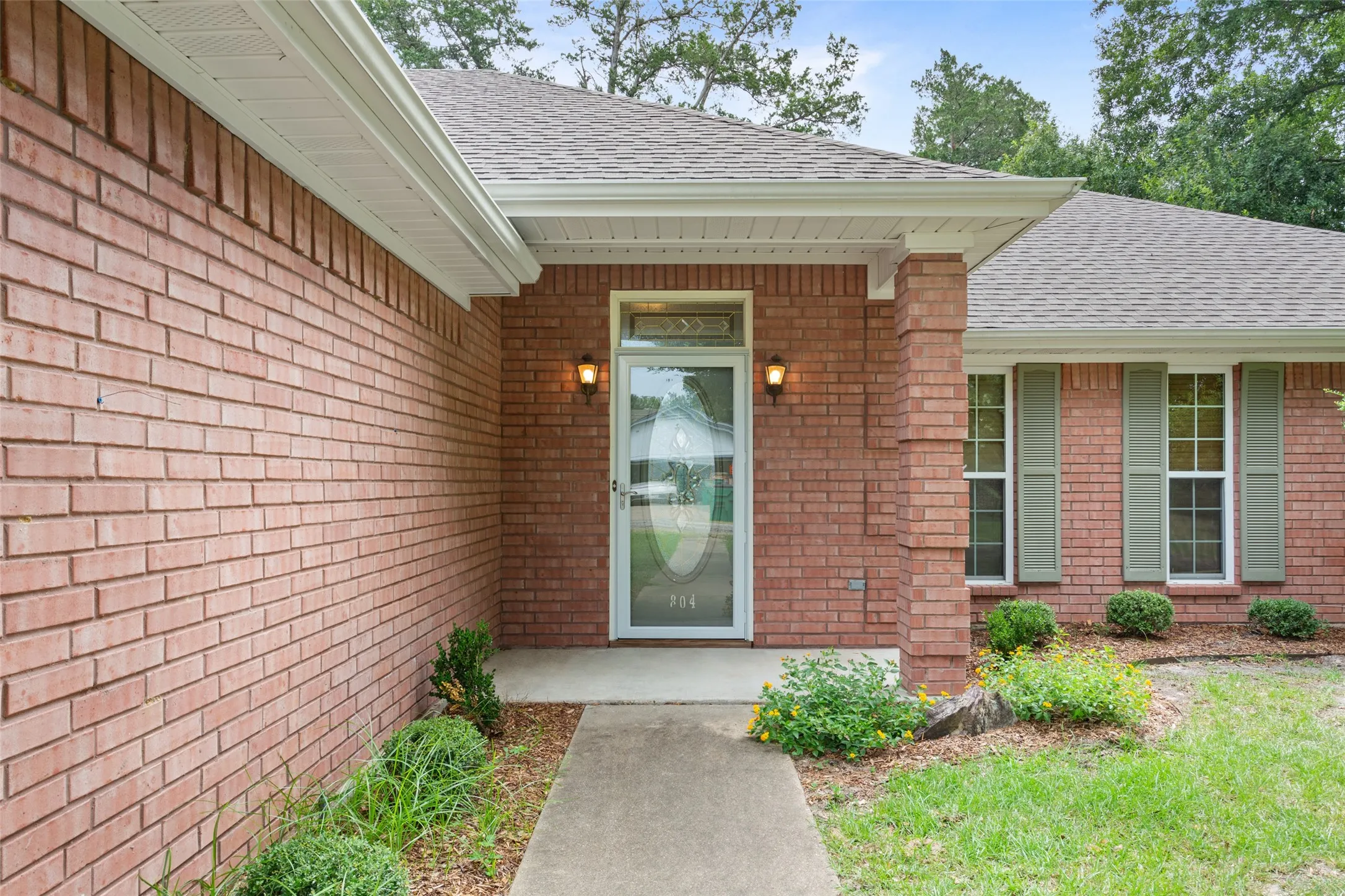 Single Family Residence For Sale in Freestone County , 804 Canary Lane, Fairfield, Texas 75840, 2 Bedrooms, 2 Bathrooms, 2 Garage spaces, 1,567 Sqft, built in 2001, Price $349,500, mls#21340771, Real Estate Agent in Fairfield, Homes For Sale in Freestone county, Homes For Sale in Fairfield, Realtor in Fairfield Texas, Real Estate Brokerage Independent Realty Texas, Luminita Cordes Realtor