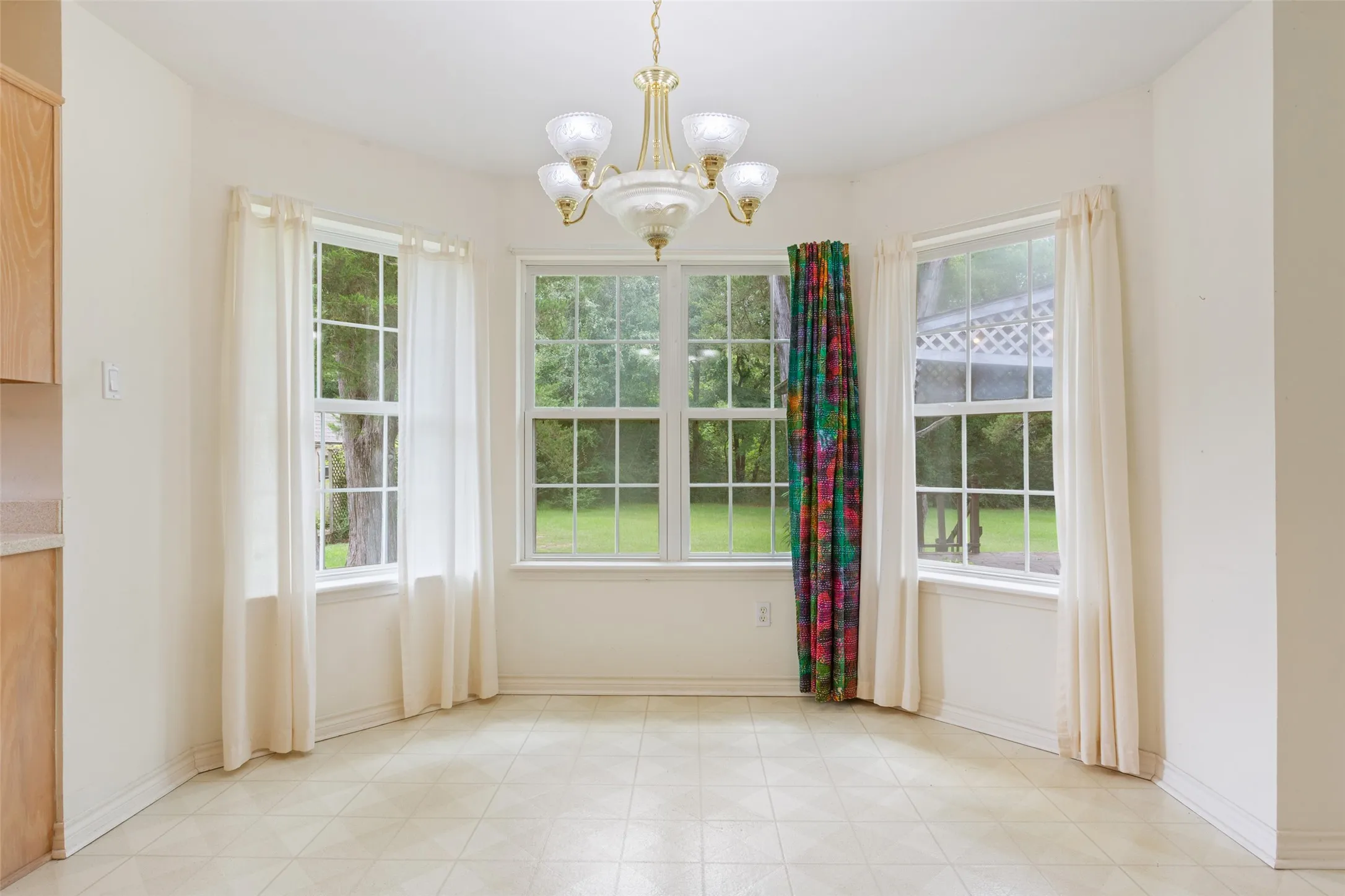 Single Family Residence For Sale in Freestone County , 804 Canary Lane, Fairfield, Texas 75840, 2 Bedrooms, 2 Bathrooms, 2 Garage spaces, 1,567 Sqft, built in 2001, Price $349,500, mls#21340771, Real Estate Agent in Fairfield, Homes For Sale in Freestone county, Homes For Sale in Fairfield, Realtor in Fairfield Texas, Real Estate Brokerage Independent Realty Texas, Luminita Cordes Realtor