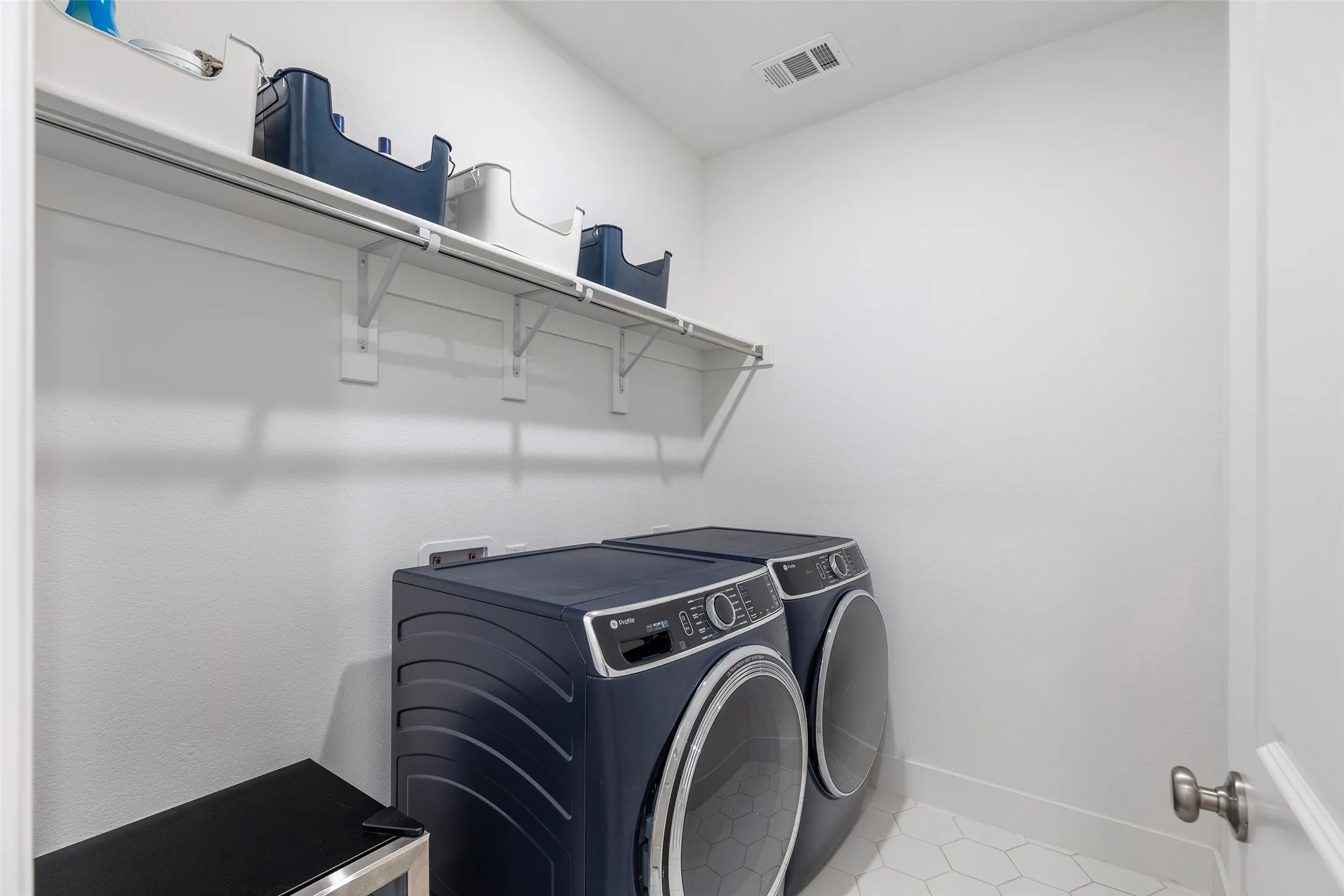 Single Family Residence For Sale in Collin County , 2704 Acadia Mews, Celina, Texas 75009, 5 Bedroom, 3 Bathroom, 2 Garage spaces, 2,521 Sqft, built in 2024, mls#21340177, Real Estate Agent in Celina, Homes For Sale in Collin county, Homes For Sale in Celina, Realtor in Celina Texas, Real Estate Brokerage Independent Realty Texas, Luminita Cordes Realtor