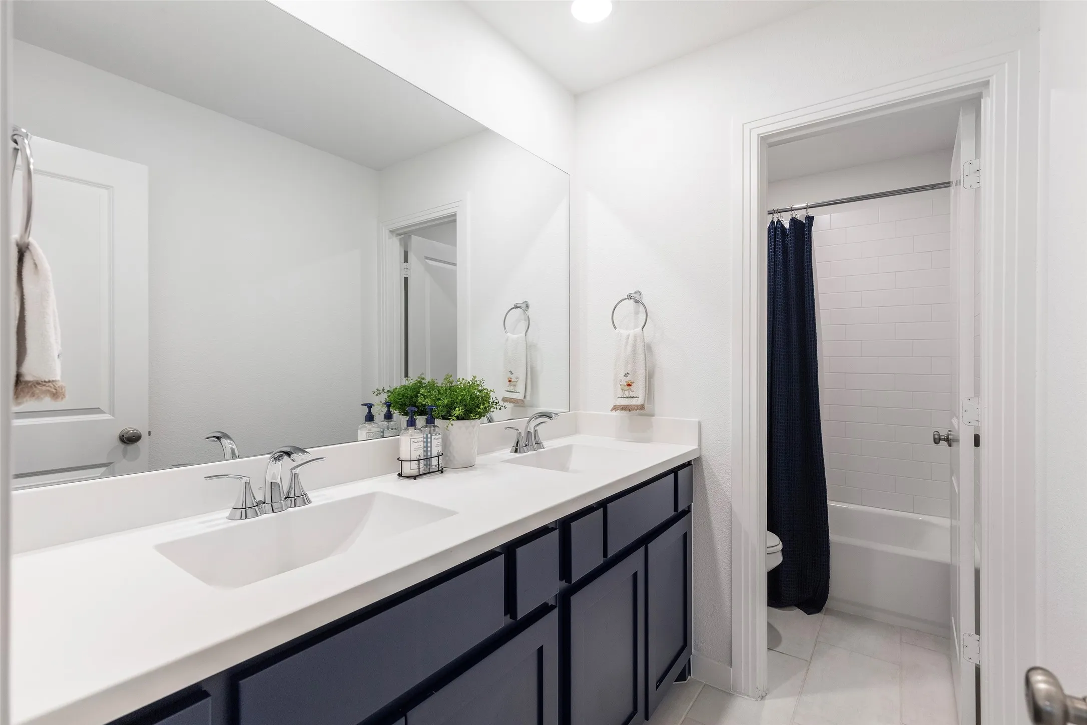 Single Family Residence For Sale in Collin County , 2704 Acadia Mews, Celina, Texas 75009, 5 Bedroom, 3 Bathroom, 2 Garage spaces, 2,521 Sqft, built in 2024, mls#21340177, Real Estate Agent in Celina, Homes For Sale in Collin county, Homes For Sale in Celina, Realtor in Celina Texas, Real Estate Brokerage Independent Realty Texas, Luminita Cordes Realtor