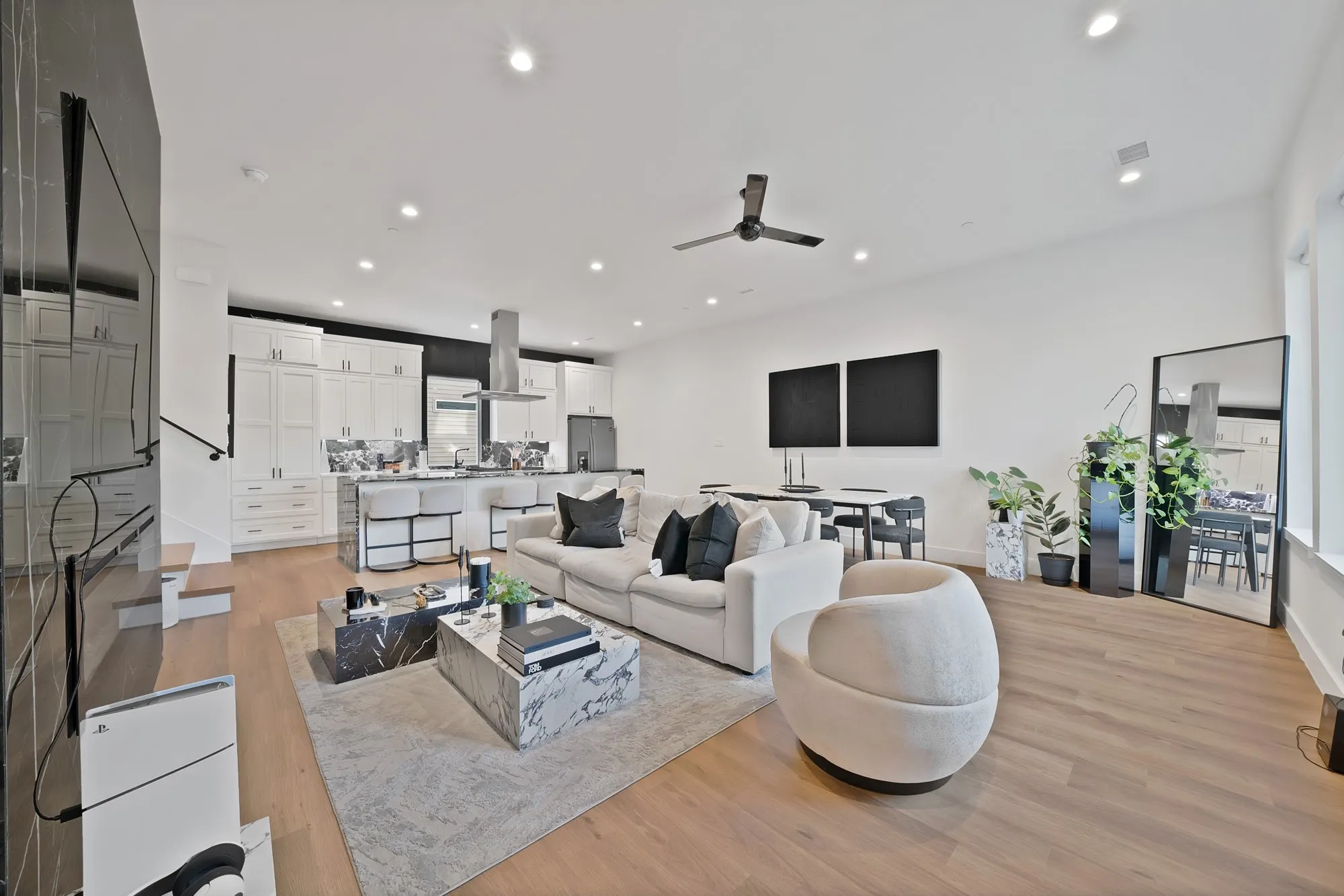 Condominium For Rent in Dallas County , 2139 Mail Avenue 102, Dallas, Texas 75235, 2 Bedroom, 3 Bathroom, 2 Garage spaces, 1,512 Sqft, built in 2021, mls#21340851, Real Estate Agent in Dallas, Homes For Rent in Dallas county, Homes For Rent in Dallas, Realtor in Dallas Texas, Real Estate Brokerage Independent Realty Texas, Luminita Cordes Realtor
