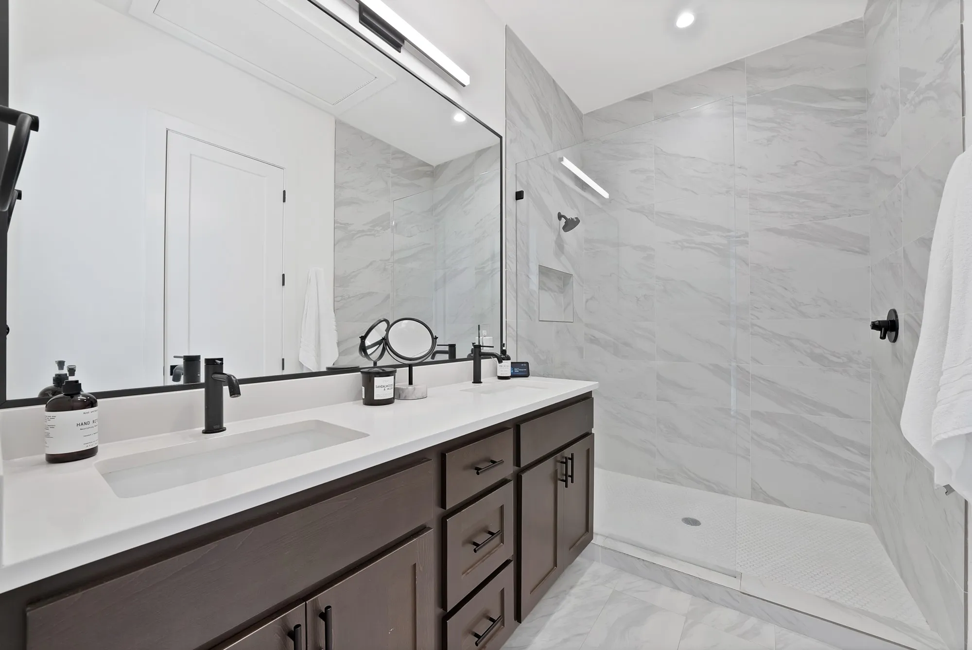 Condominium For Rent in Dallas County , 2139 Mail Avenue 102, Dallas, Texas 75235, 2 Bedroom, 3 Bathroom, 2 Garage spaces, 1,512 Sqft, built in 2021, mls#21340851, Real Estate Agent in Dallas, Homes For Rent in Dallas county, Homes For Rent in Dallas, Realtor in Dallas Texas, Real Estate Brokerage Independent Realty Texas, Luminita Cordes Realtor