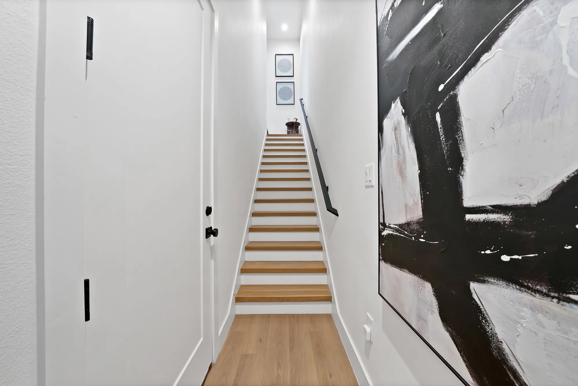 Condominium For Rent in Dallas County , 2139 Mail Avenue 102, Dallas, Texas 75235, 2 Bedroom, 3 Bathroom, 2 Garage spaces, 1,512 Sqft, built in 2021, mls#21340851, Real Estate Agent in Dallas, Homes For Rent in Dallas county, Homes For Rent in Dallas, Realtor in Dallas Texas, Real Estate Brokerage Independent Realty Texas, Luminita Cordes Realtor