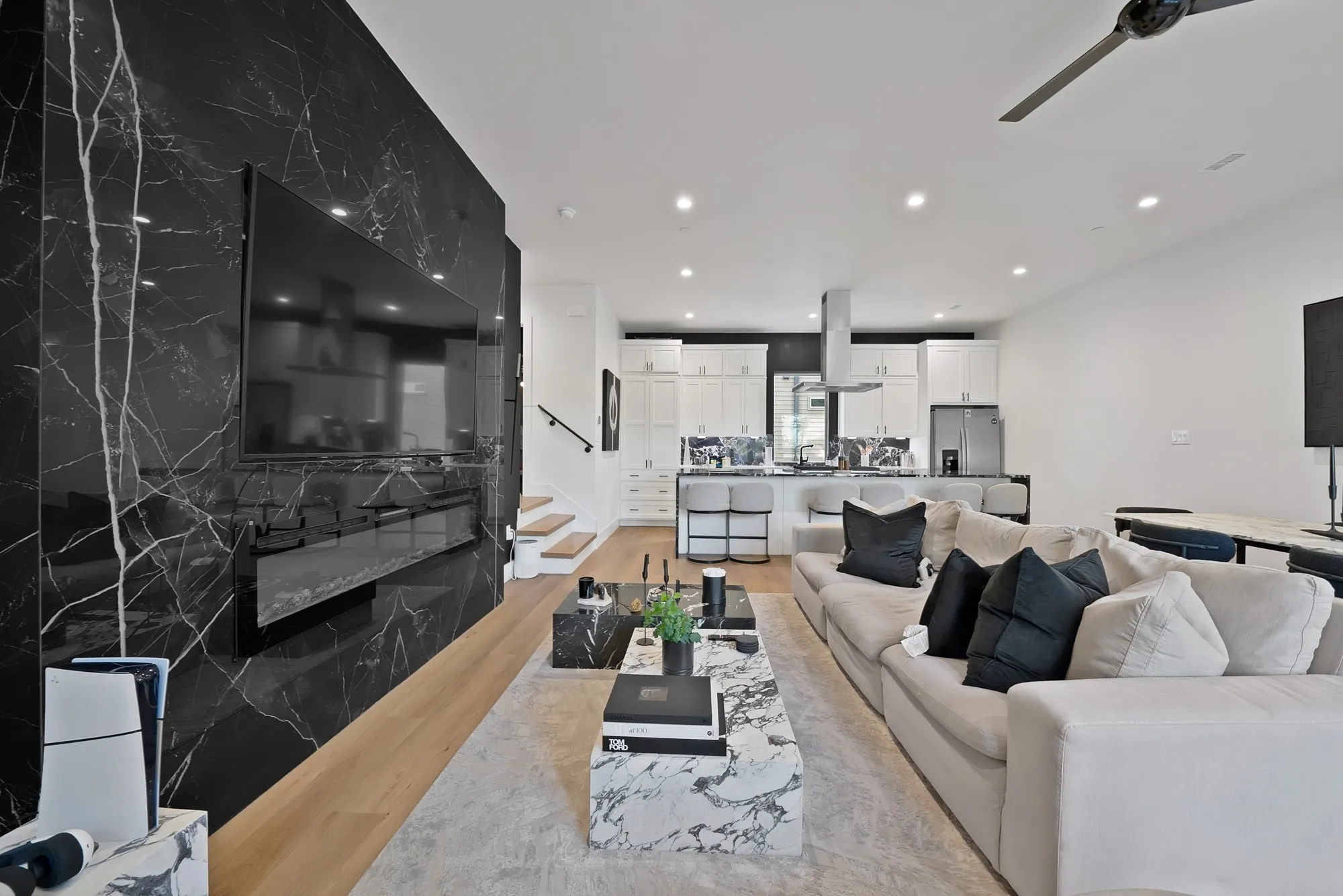 Condominium For Rent in Dallas County , 2139 Mail Avenue 102, Dallas, Texas 75235, 2 Bedroom, 3 Bathroom, 2 Garage spaces, 1,512 Sqft, built in 2021, mls#21340851, Real Estate Agent in Dallas, Homes For Rent in Dallas county, Homes For Rent in Dallas, Realtor in Dallas Texas, Real Estate Brokerage Independent Realty Texas, Luminita Cordes Realtor