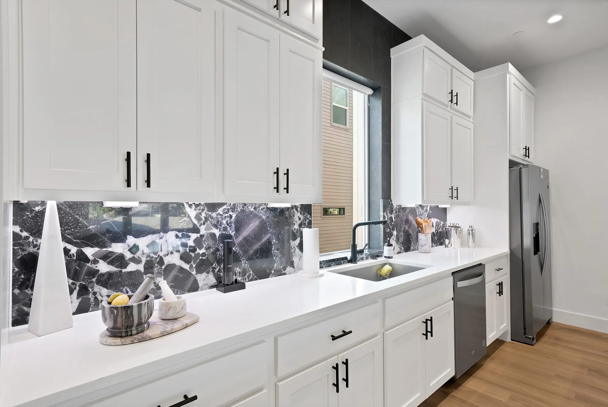 Condominium For Rent in Dallas County , 2139 Mail Avenue 102, Dallas, Texas 75235, 2 Bedroom, 3 Bathroom, 2 Garage spaces, 1,512 Sqft, built in 2021, mls#21340851, Real Estate Agent in Dallas, Homes For Rent in Dallas county, Homes For Rent in Dallas, Realtor in Dallas Texas, Real Estate Brokerage Independent Realty Texas, Luminita Cordes Realtor