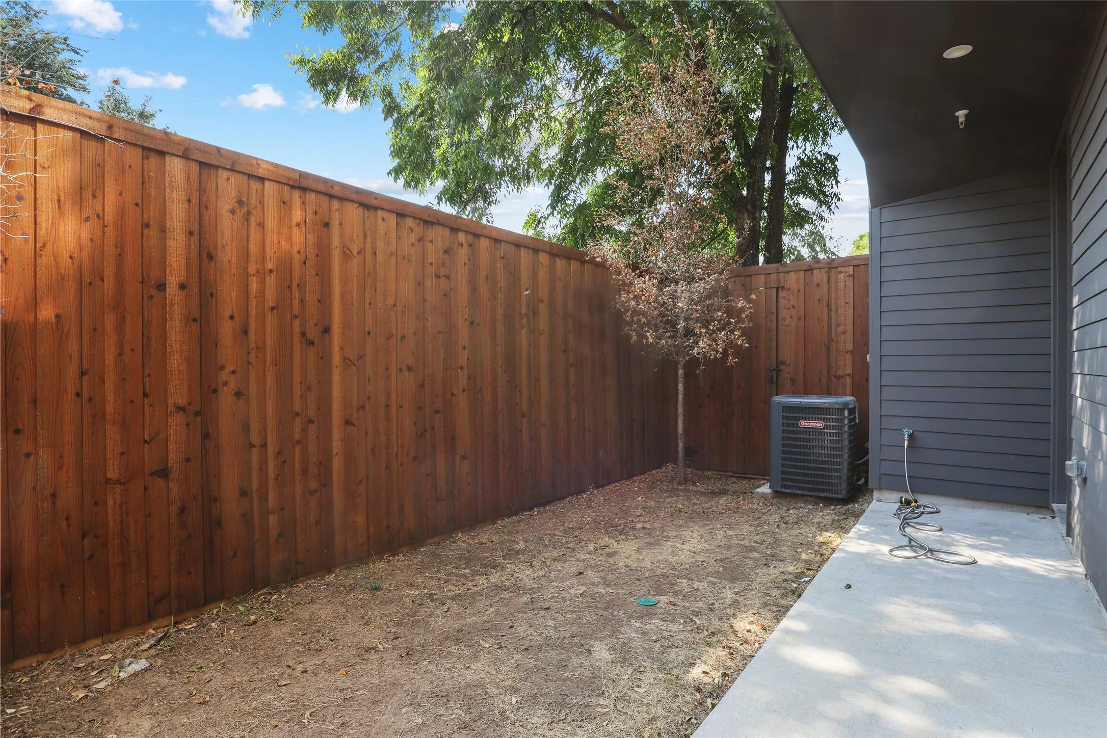 Condominium For Rent in Dallas County , 2139 Mail Avenue 102, Dallas, Texas 75235, 2 Bedroom, 3 Bathroom, 2 Garage spaces, 1,512 Sqft, built in 2021, mls#21340851, Real Estate Agent in Dallas, Homes For Rent in Dallas county, Homes For Rent in Dallas, Realtor in Dallas Texas, Real Estate Brokerage Independent Realty Texas, Luminita Cordes Realtor