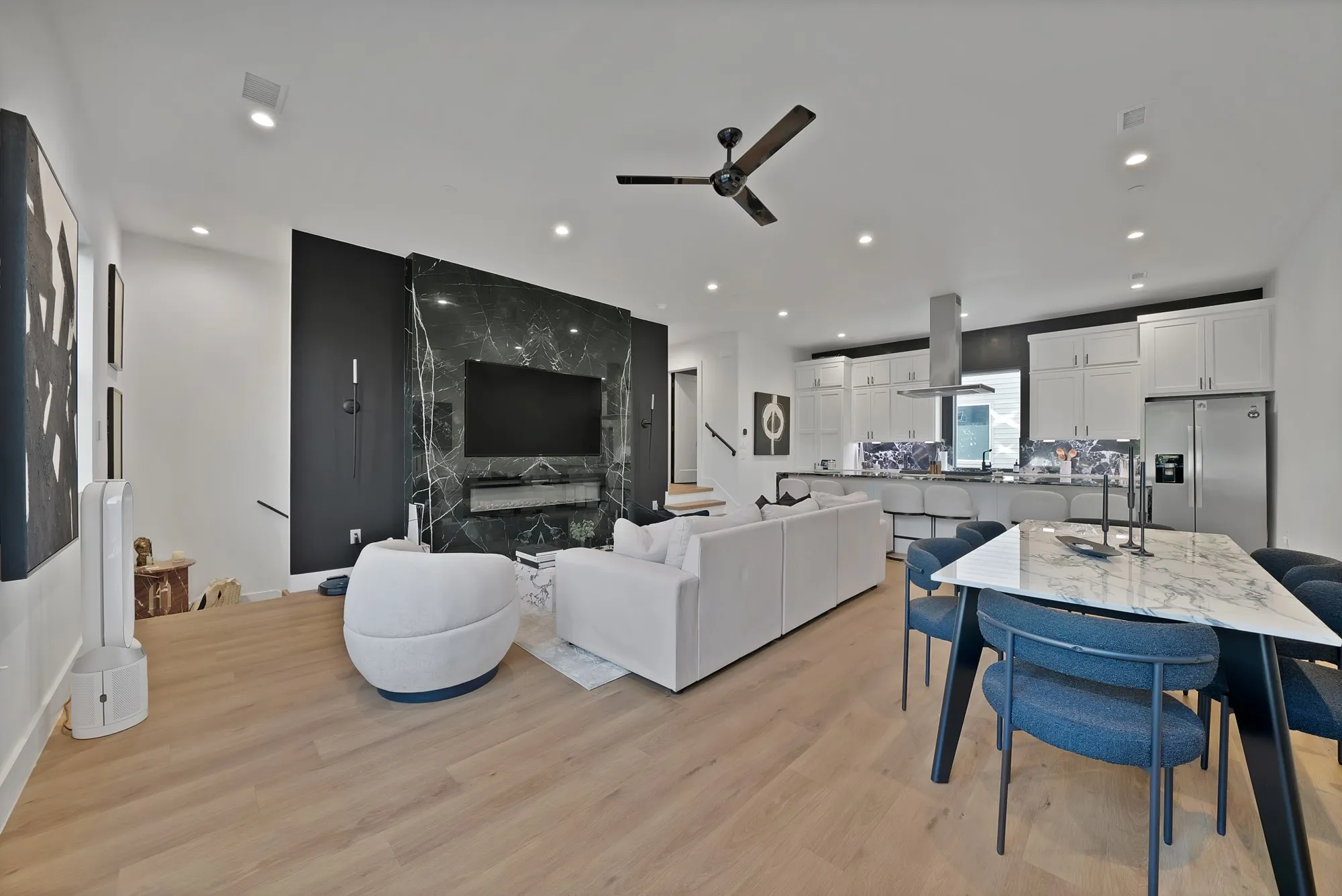 Condominium For Rent in Dallas County , 2139 Mail Avenue 102, Dallas, Texas 75235, 2 Bedroom, 3 Bathroom, 2 Garage spaces, 1,512 Sqft, built in 2021, mls#21340851, Real Estate Agent in Dallas, Homes For Rent in Dallas county, Homes For Rent in Dallas, Realtor in Dallas Texas, Real Estate Brokerage Independent Realty Texas, Luminita Cordes Realtor