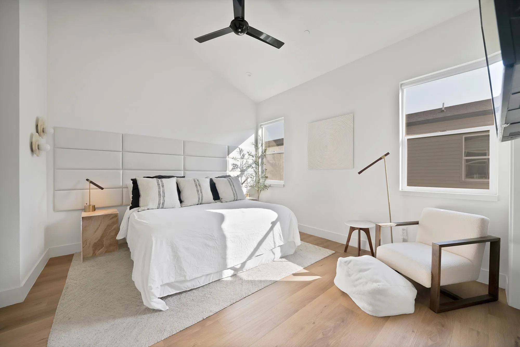 Condominium For Rent in Dallas County , 2139 Mail Avenue 102, Dallas, Texas 75235, 2 Bedroom, 3 Bathroom, 2 Garage spaces, 1,512 Sqft, built in 2021, mls#21340851, Real Estate Agent in Dallas, Homes For Rent in Dallas county, Homes For Rent in Dallas, Realtor in Dallas Texas, Real Estate Brokerage Independent Realty Texas, Luminita Cordes Realtor