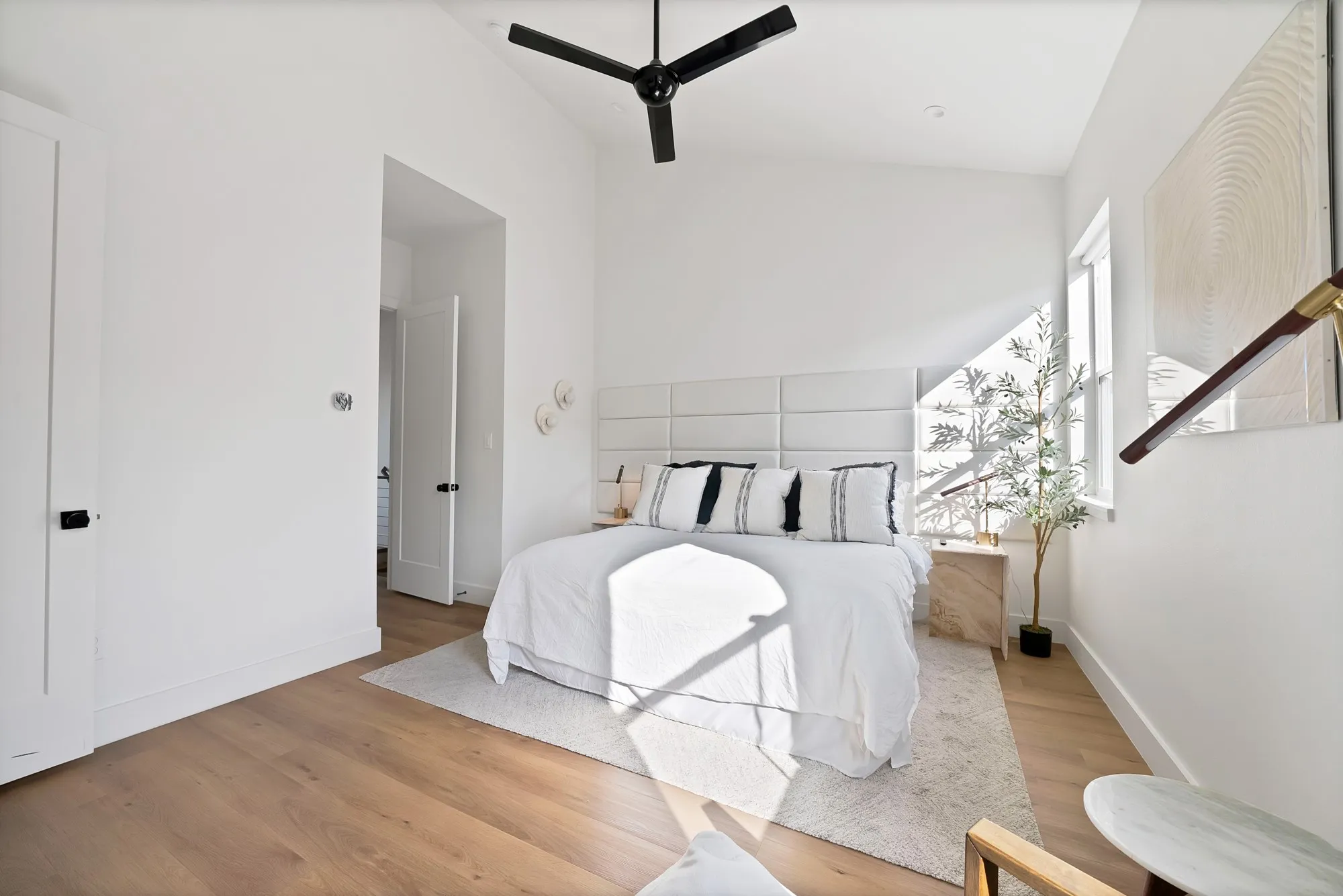 Condominium For Rent in Dallas County , 2139 Mail Avenue 102, Dallas, Texas 75235, 2 Bedroom, 3 Bathroom, 2 Garage spaces, 1,512 Sqft, built in 2021, mls#21340851, Real Estate Agent in Dallas, Homes For Rent in Dallas county, Homes For Rent in Dallas, Realtor in Dallas Texas, Real Estate Brokerage Independent Realty Texas, Luminita Cordes Realtor