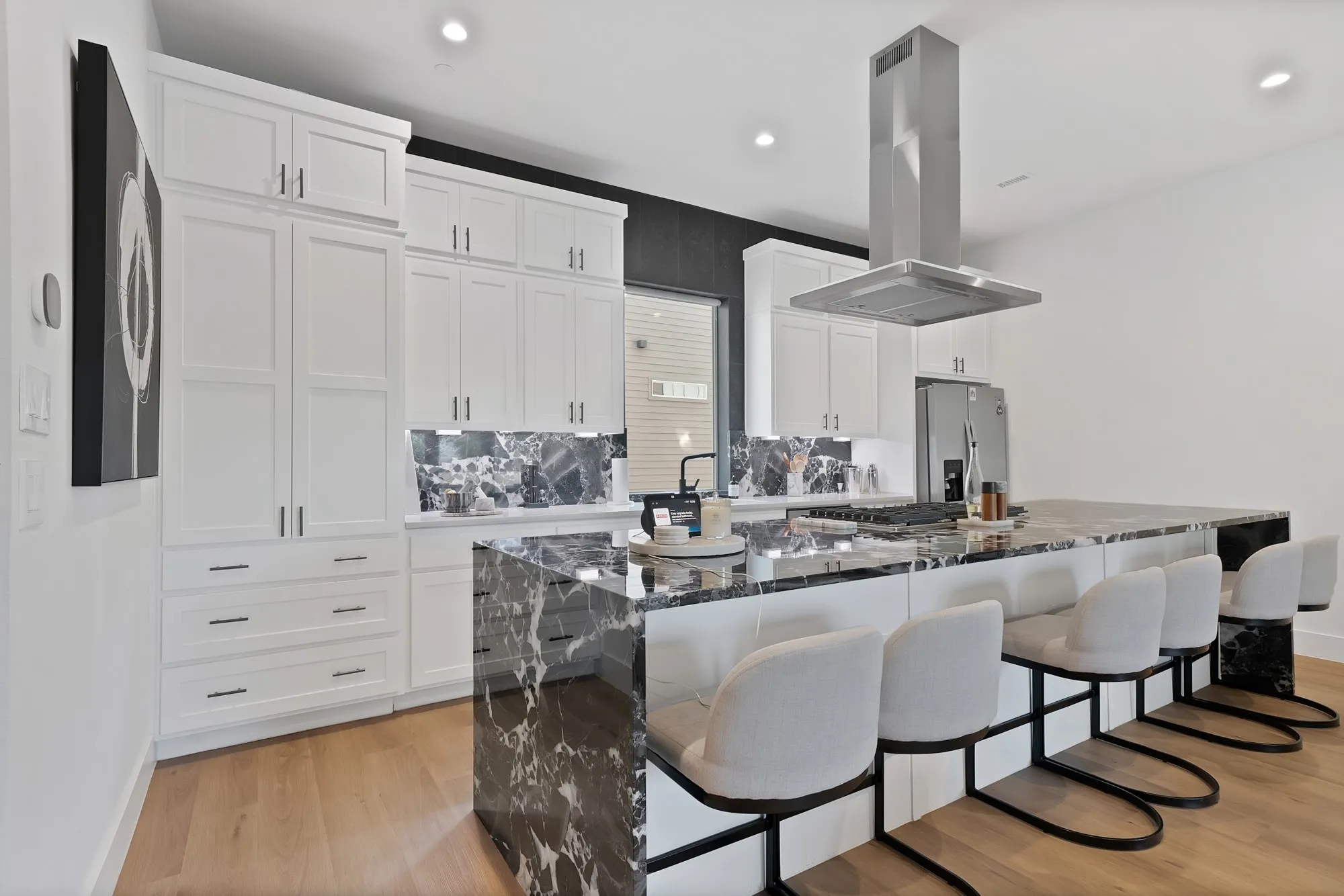 Condominium For Rent in Dallas County , 2139 Mail Avenue 102, Dallas, Texas 75235, 2 Bedroom, 3 Bathroom, 2 Garage spaces, 1,512 Sqft, built in 2021, mls#21340851, Real Estate Agent in Dallas, Homes For Rent in Dallas county, Homes For Rent in Dallas, Realtor in Dallas Texas, Real Estate Brokerage Independent Realty Texas, Luminita Cordes Realtor