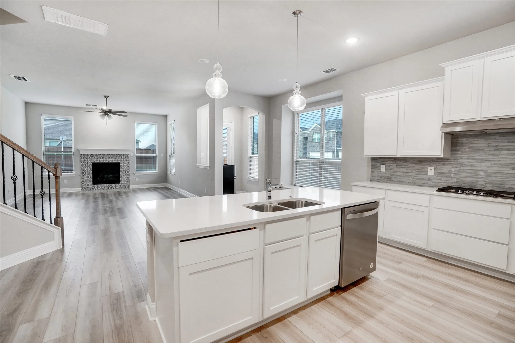 Single Family Residence For Sale in Denton County , 1521 Bison Trail, Aubrey, Texas 76227, 5 Bedroom, 4 Bathroom, 3 Garage spaces, 4,000 Sqft, built in 2022, mls#21340076, Real Estate Agent in Aubrey, Homes For Sale in Denton county, Homes For Sale in Aubrey, Realtor in Aubrey Texas, Real Estate Brokerage Independent Realty Texas, Luminita Cordes Realtor