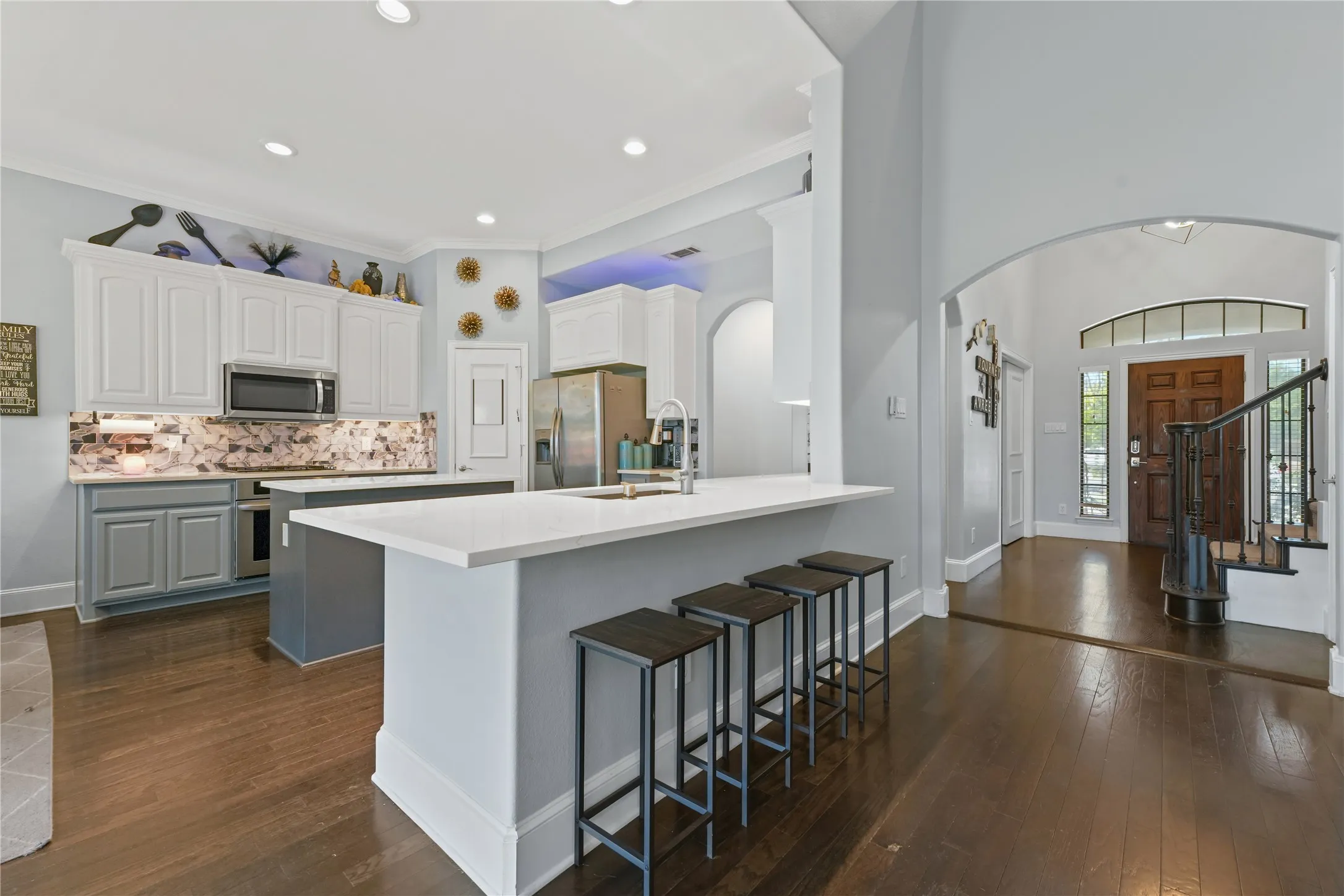 Single Family Residence For Sale in Denton County , 5508 Thistle Hill, Denton, Texas 76210, 4 Bedroom, 3 Bathroom, 2 Garage spaces, 3,091 Sqft, built in 2008, mls#21339005, Real Estate Agent in Denton, Homes For Sale in Denton county, Homes For Sale in Denton, Realtor in Denton Texas, Real Estate Brokerage Independent Realty Texas, Luminita Cordes Realtor