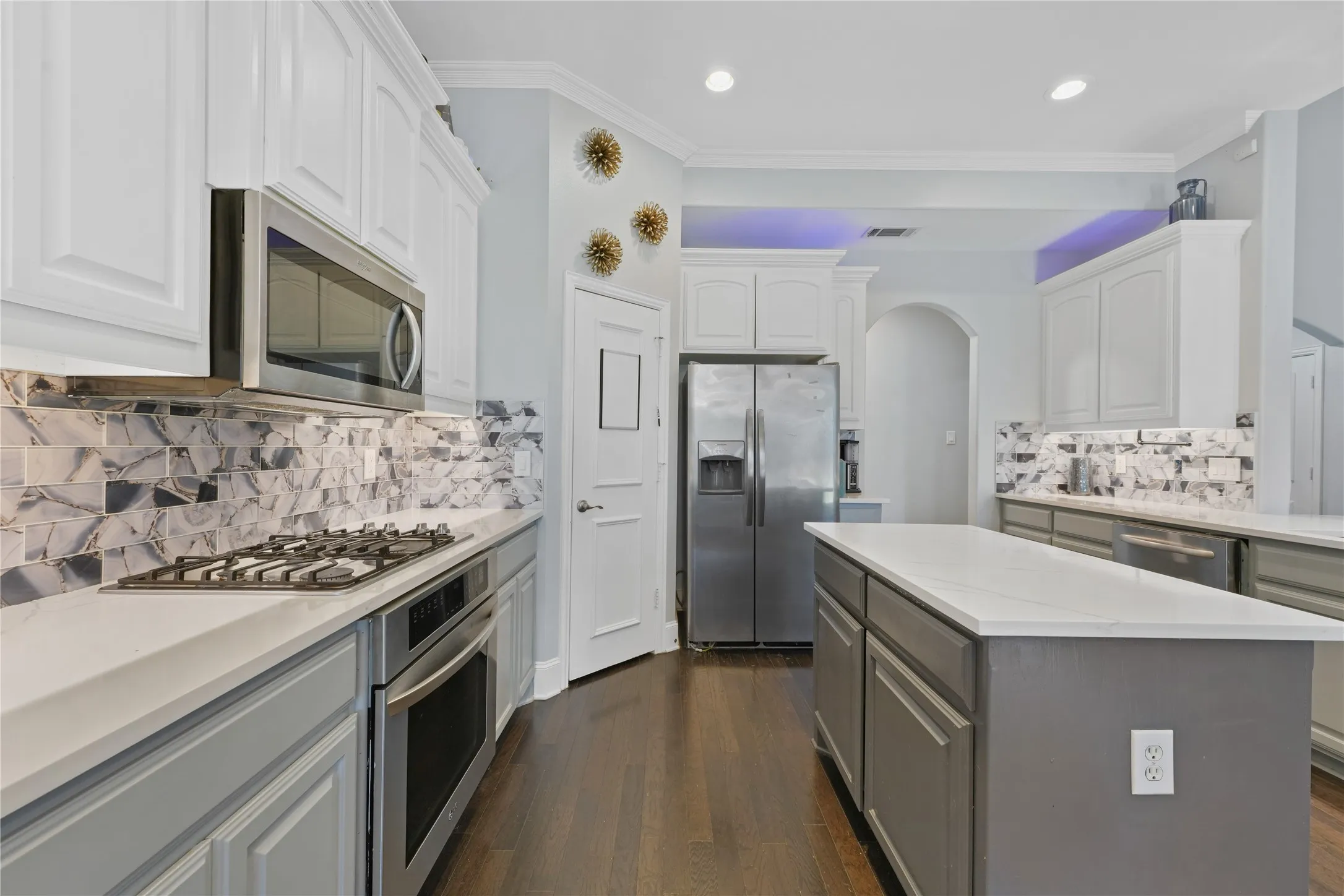 Single Family Residence For Sale in Denton County , 5508 Thistle Hill, Denton, Texas 76210, 4 Bedroom, 3 Bathroom, 2 Garage spaces, 3,091 Sqft, built in 2008, mls#21339005, Real Estate Agent in Denton, Homes For Sale in Denton county, Homes For Sale in Denton, Realtor in Denton Texas, Real Estate Brokerage Independent Realty Texas, Luminita Cordes Realtor