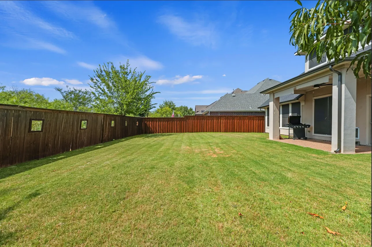Single Family Residence For Sale in Denton County , 5508 Thistle Hill, Denton, Texas 76210, 4 Bedroom, 3 Bathroom, 2 Garage spaces, 3,091 Sqft, built in 2008, mls#21339005, Real Estate Agent in Denton, Homes For Sale in Denton county, Homes For Sale in Denton, Realtor in Denton Texas, Real Estate Brokerage Independent Realty Texas, Luminita Cordes Realtor