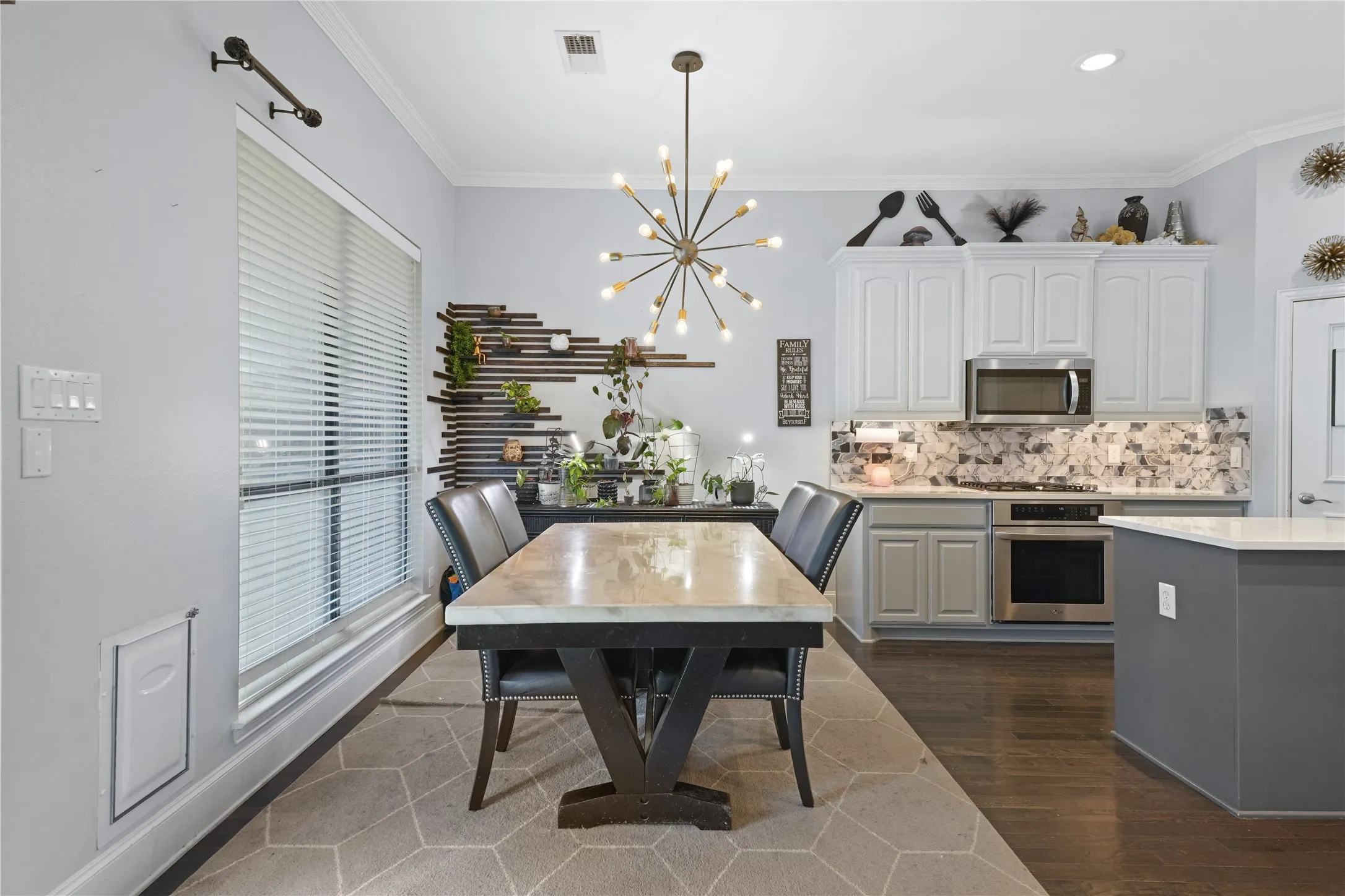 Single Family Residence For Sale in Denton County , 5508 Thistle Hill, Denton, Texas 76210, 4 Bedroom, 3 Bathroom, 2 Garage spaces, 3,091 Sqft, built in 2008, mls#21339005, Real Estate Agent in Denton, Homes For Sale in Denton county, Homes For Sale in Denton, Realtor in Denton Texas, Real Estate Brokerage Independent Realty Texas, Luminita Cordes Realtor