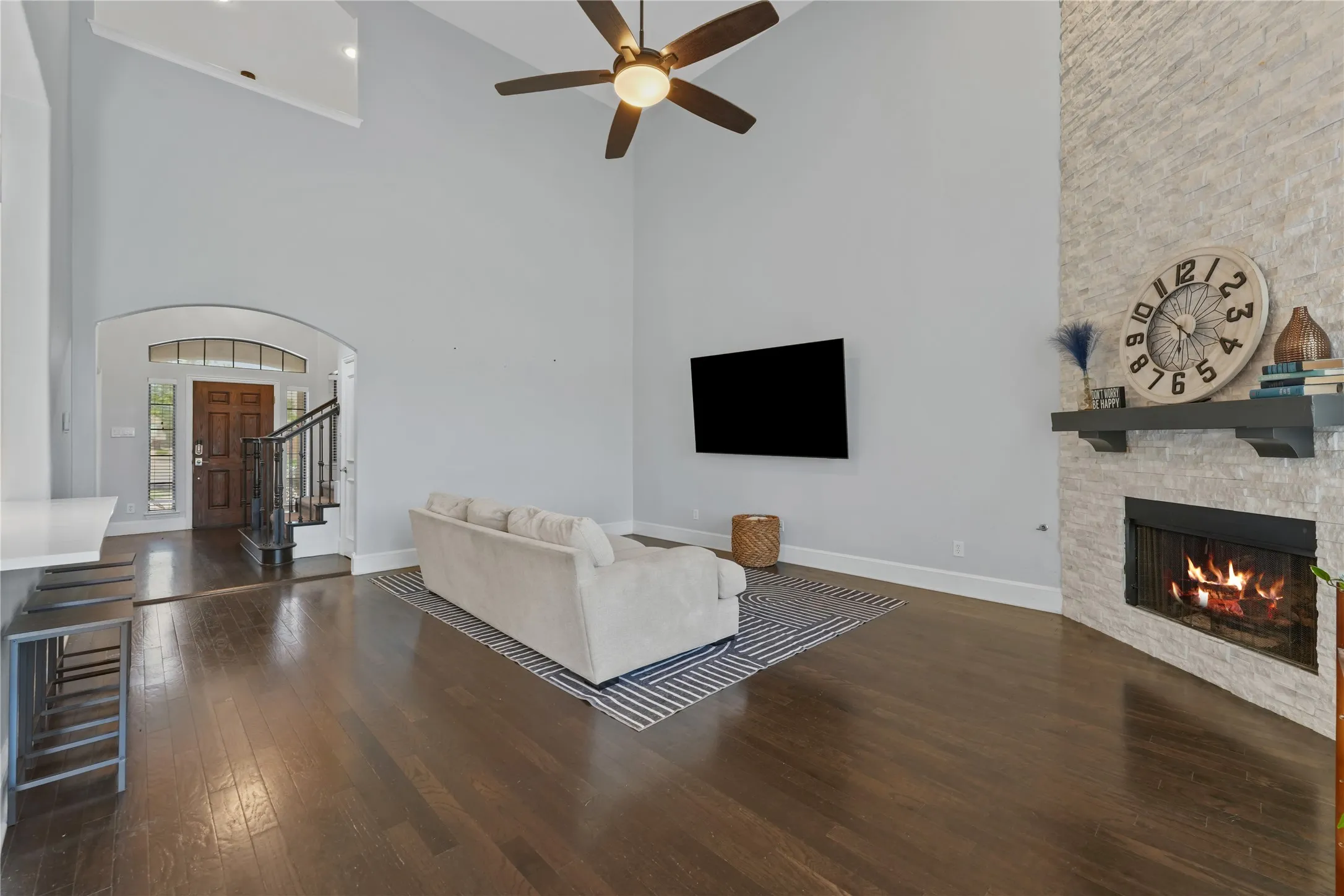 Single Family Residence For Sale in Denton County , 5508 Thistle Hill, Denton, Texas 76210, 4 Bedroom, 3 Bathroom, 2 Garage spaces, 3,091 Sqft, built in 2008, mls#21339005, Real Estate Agent in Denton, Homes For Sale in Denton county, Homes For Sale in Denton, Realtor in Denton Texas, Real Estate Brokerage Independent Realty Texas, Luminita Cordes Realtor