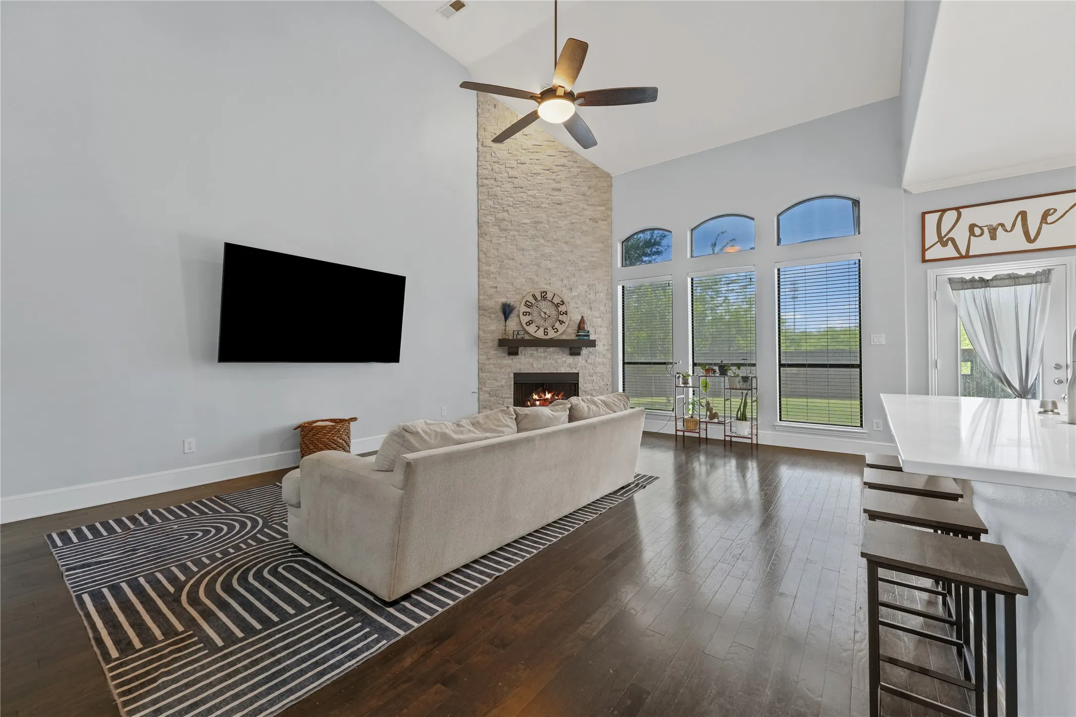 Single Family Residence For Sale in Denton County , 5508 Thistle Hill, Denton, Texas 76210, 4 Bedroom, 3 Bathroom, 2 Garage spaces, 3,091 Sqft, built in 2008, mls#21339005, Real Estate Agent in Denton, Homes For Sale in Denton county, Homes For Sale in Denton, Realtor in Denton Texas, Real Estate Brokerage Independent Realty Texas, Luminita Cordes Realtor