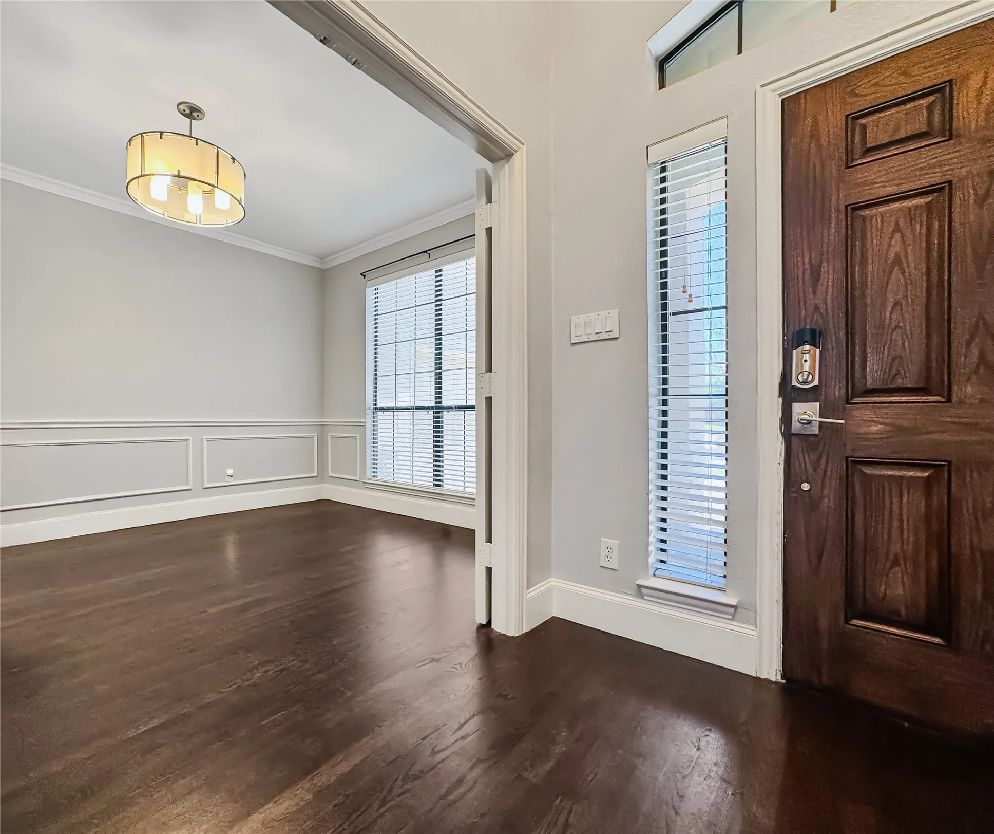 Single Family Residence For Sale in Denton County , 5508 Thistle Hill, Denton, Texas 76210, 4 Bedroom, 3 Bathroom, 2 Garage spaces, 3,091 Sqft, built in 2008, mls#21339005, Real Estate Agent in Denton, Homes For Sale in Denton county, Homes For Sale in Denton, Realtor in Denton Texas, Real Estate Brokerage Independent Realty Texas, Luminita Cordes Realtor