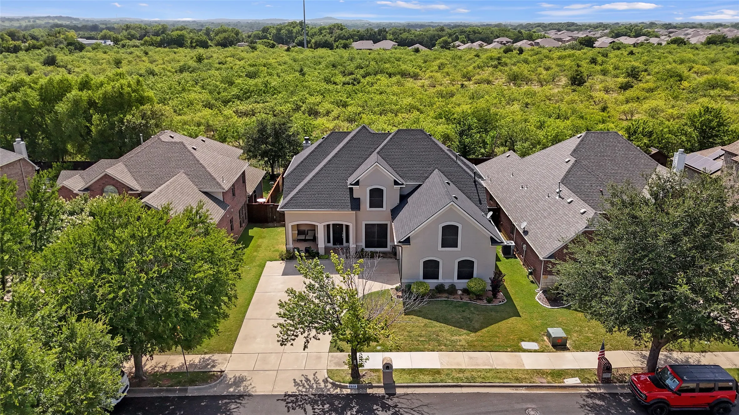 Single Family Residence For Sale in Denton County , 5508 Thistle Hill, Denton, Texas 76210, 4 Bedroom, 3 Bathroom, 2 Garage spaces, 3,091 Sqft, built in 2008, mls#21339005, Real Estate Agent in Denton, Homes For Sale in Denton county, Homes For Sale in Denton, Realtor in Denton Texas, Real Estate Brokerage Independent Realty Texas, Luminita Cordes Realtor