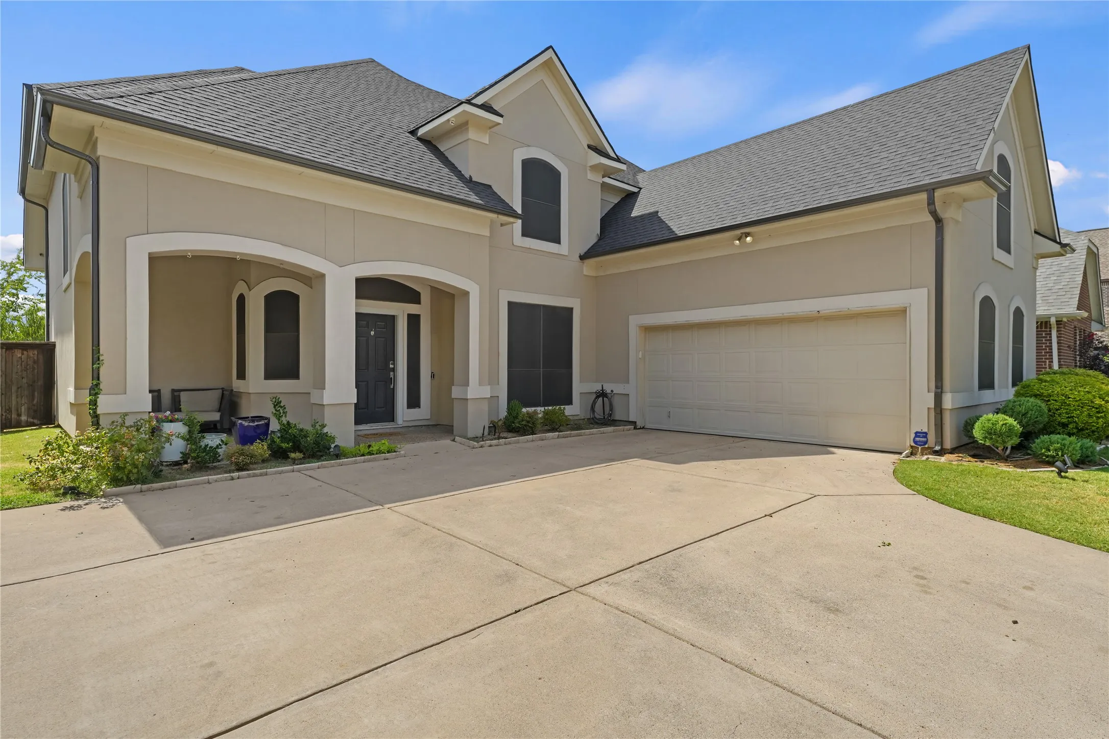Single Family Residence For Sale in Denton County , 5508 Thistle Hill, Denton, Texas 76210, 4 Bedroom, 3 Bathroom, 2 Garage spaces, 3,091 Sqft, built in 2008, mls#21339005, Real Estate Agent in Denton, Homes For Sale in Denton county, Homes For Sale in Denton, Realtor in Denton Texas, Real Estate Brokerage Independent Realty Texas, Luminita Cordes Realtor