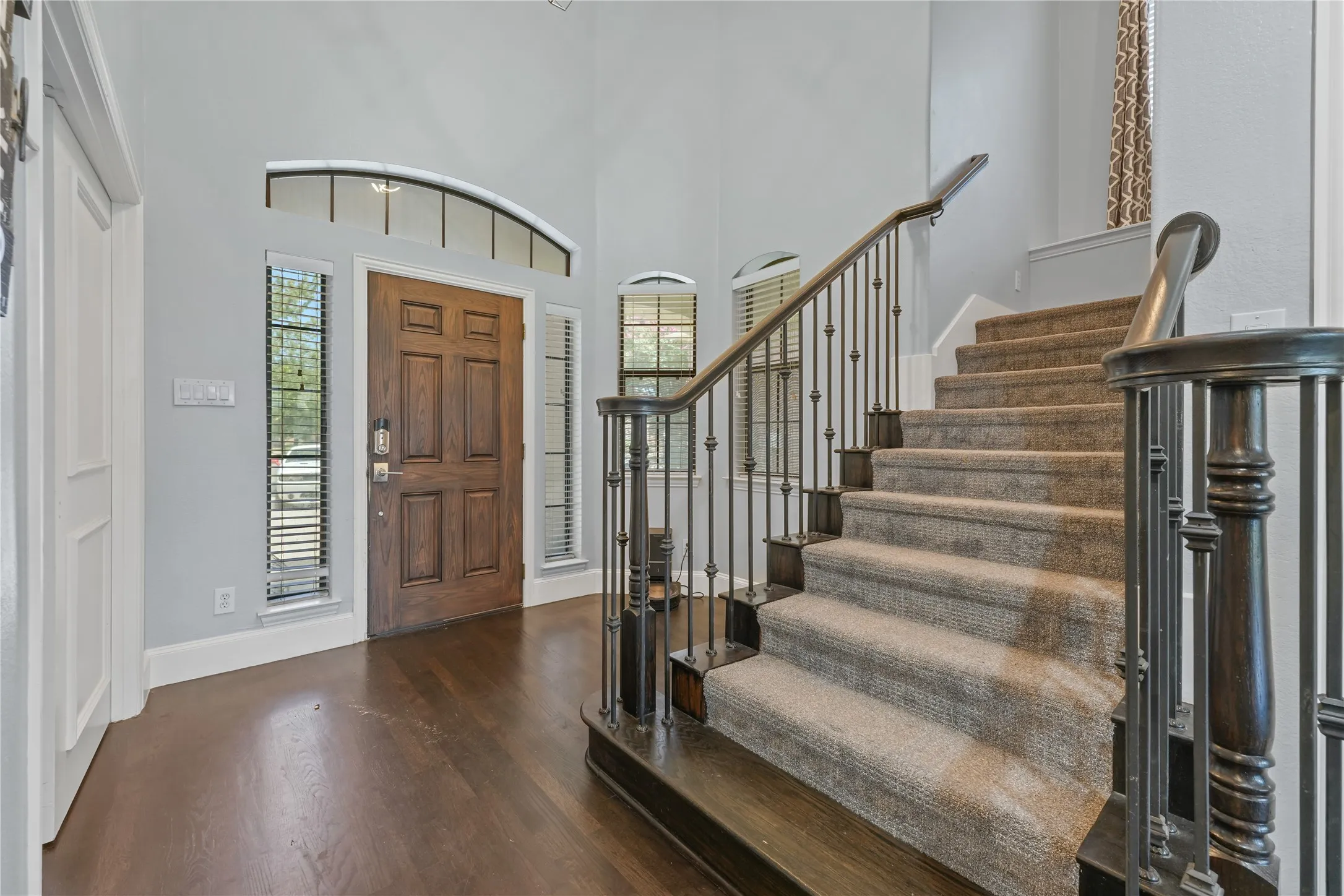 Single Family Residence For Sale in Denton County , 5508 Thistle Hill, Denton, Texas 76210, 4 Bedroom, 3 Bathroom, 2 Garage spaces, 3,091 Sqft, built in 2008, mls#21339005, Real Estate Agent in Denton, Homes For Sale in Denton county, Homes For Sale in Denton, Realtor in Denton Texas, Real Estate Brokerage Independent Realty Texas, Luminita Cordes Realtor