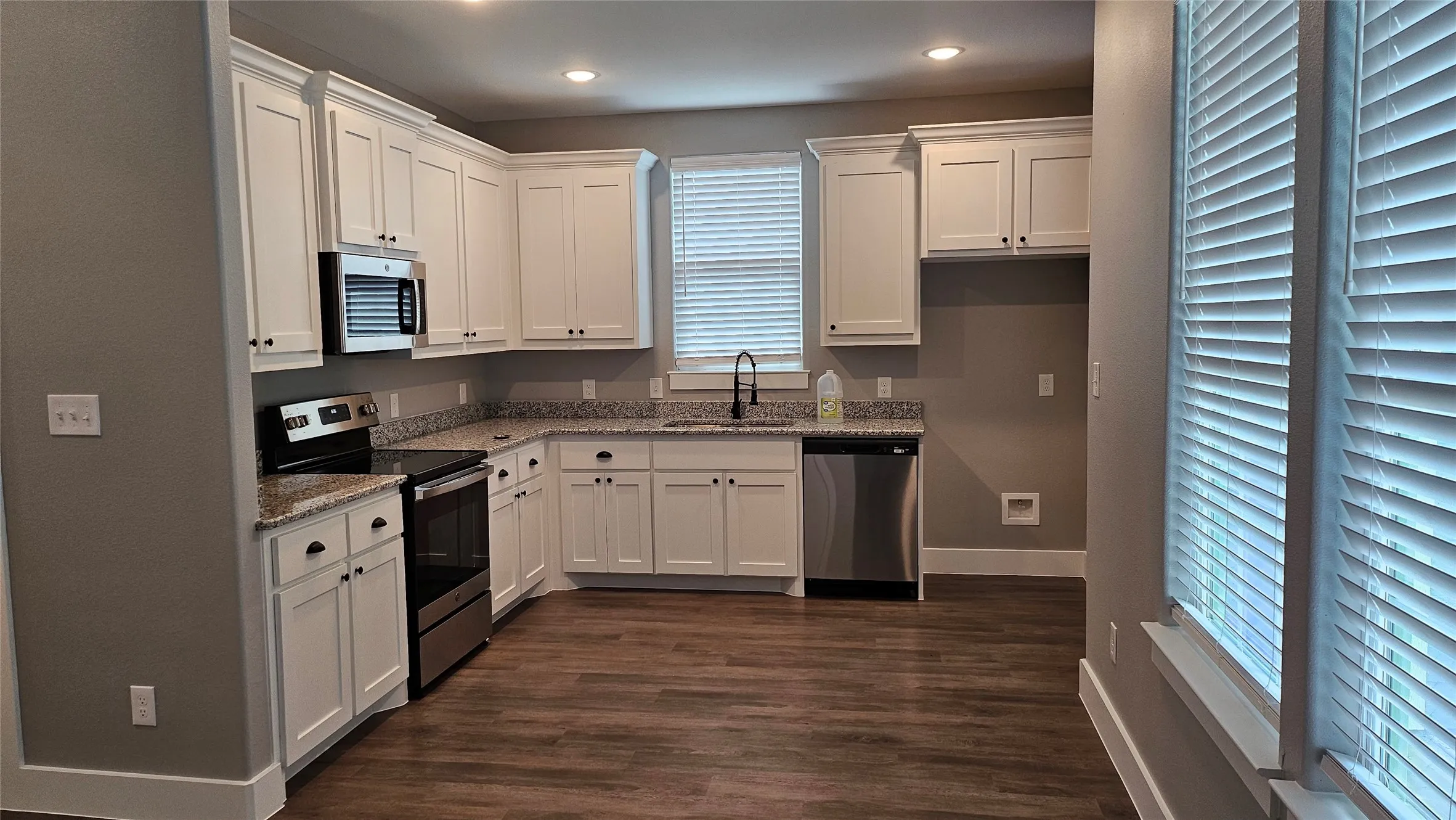 Single Family Residence For Rent in Grayson County , 931 West Elm Street, Denison, Texas 75020, 3 Bedroom, 2 Bathroom, Garage spaces, 1,226 Sqft, built in 2024, mls#21340816, Real Estate Agent in Denison, Homes For Rent in Grayson county, Homes For Rent in Denison, Realtor in Denison Texas, Real Estate Brokerage Independent Realty Texas, Luminita Cordes Realtor