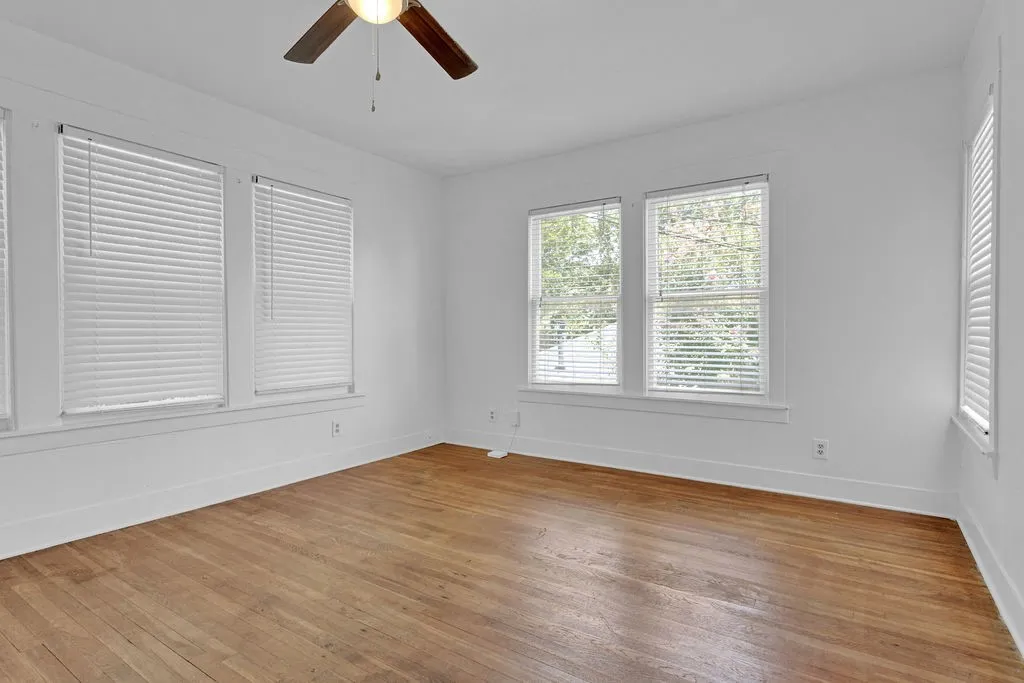 Triplex For Sale in Smith County , 831 W Houston Street, Tyler, Texas 75702, 5 Bedroom, 3 Bathroom, Garage spaces, 0 Sqft, built in 1932, mls#21333033, Real Estate Agent in Tyler, Homes For Sale in Smith county, Homes For Sale in Tyler, Realtor in Tyler Texas, Real Estate Brokerage Independent Realty Texas, Luminita Cordes Realtor