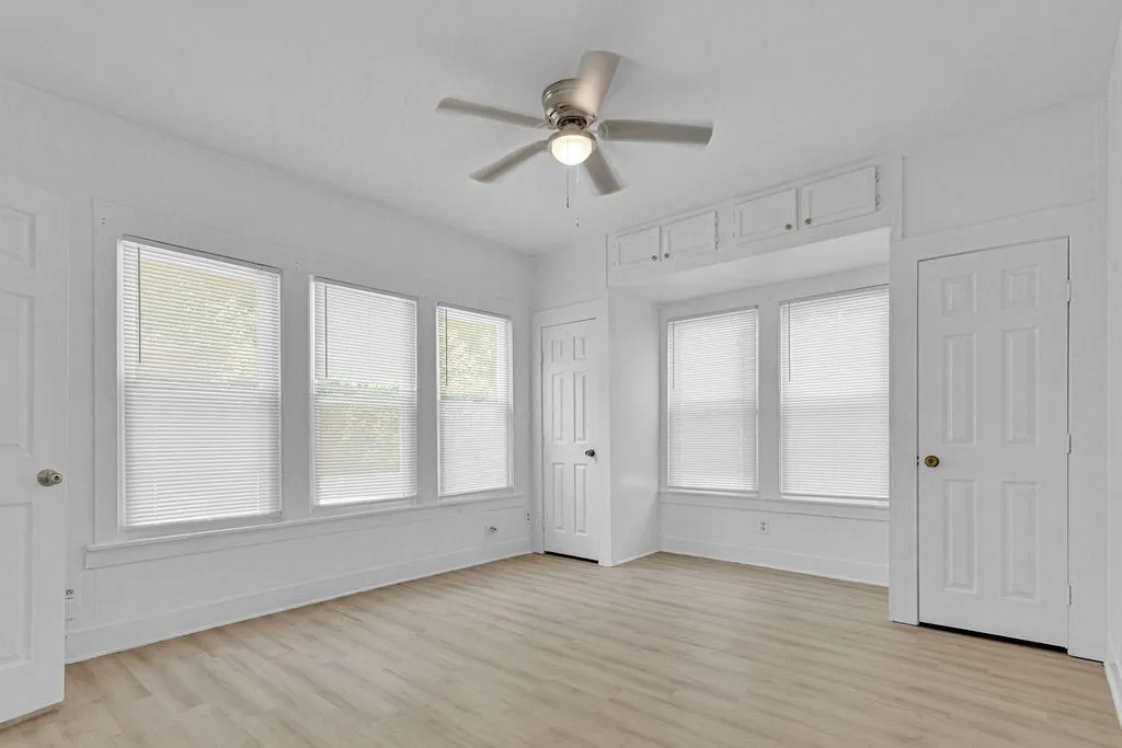 Triplex For Sale in Smith County , 831 W Houston Street, Tyler, Texas 75702, 5 Bedroom, 3 Bathroom, Garage spaces, 0 Sqft, built in 1932, mls#21333033, Real Estate Agent in Tyler, Homes For Sale in Smith county, Homes For Sale in Tyler, Realtor in Tyler Texas, Real Estate Brokerage Independent Realty Texas, Luminita Cordes Realtor