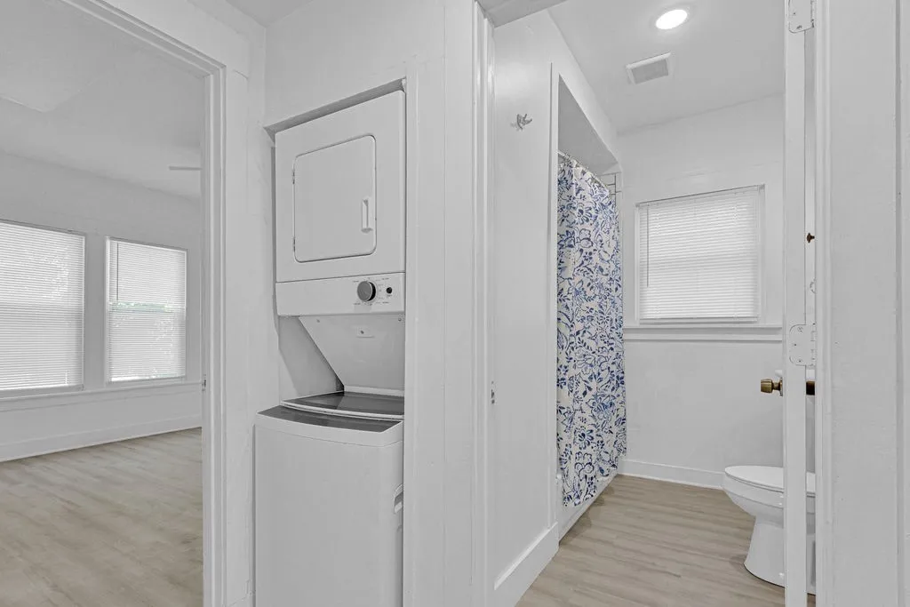 Triplex For Sale in Smith County , 831 W Houston Street, Tyler, Texas 75702, 5 Bedroom, 3 Bathroom, Garage spaces, 0 Sqft, built in 1932, mls#21333033, Real Estate Agent in Tyler, Homes For Sale in Smith county, Homes For Sale in Tyler, Realtor in Tyler Texas, Real Estate Brokerage Independent Realty Texas, Luminita Cordes Realtor