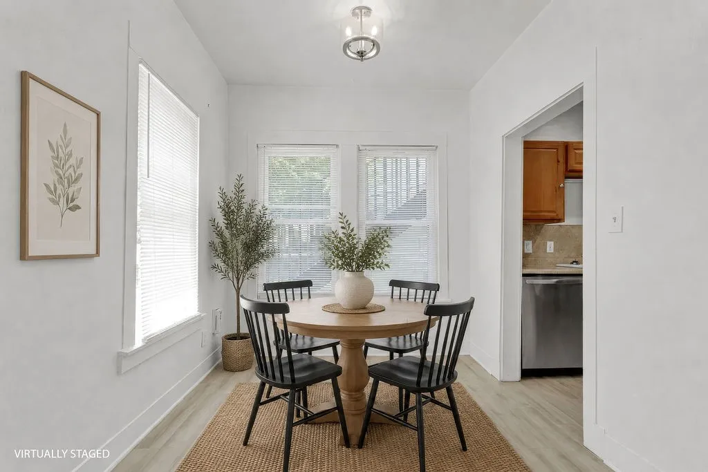 Triplex For Sale in Smith County , 831 W Houston Street, Tyler, Texas 75702, 5 Bedroom, 3 Bathroom, Garage spaces, 0 Sqft, built in 1932, mls#21333033, Real Estate Agent in Tyler, Homes For Sale in Smith county, Homes For Sale in Tyler, Realtor in Tyler Texas, Real Estate Brokerage Independent Realty Texas, Luminita Cordes Realtor
