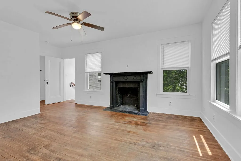Triplex For Sale in Smith County , 831 W Houston Street, Tyler, Texas 75702, 5 Bedroom, 3 Bathroom, Garage spaces, 0 Sqft, built in 1932, mls#21333033, Real Estate Agent in Tyler, Homes For Sale in Smith county, Homes For Sale in Tyler, Realtor in Tyler Texas, Real Estate Brokerage Independent Realty Texas, Luminita Cordes Realtor