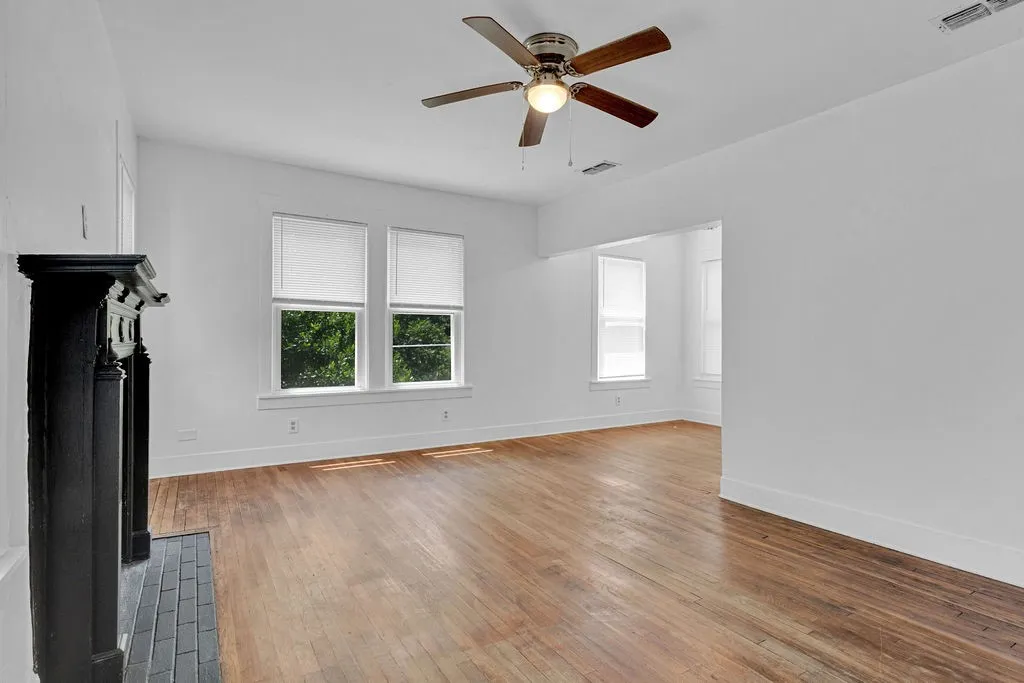 Triplex For Sale in Smith County , 831 W Houston Street, Tyler, Texas 75702, 5 Bedroom, 3 Bathroom, Garage spaces, 0 Sqft, built in 1932, mls#21333033, Real Estate Agent in Tyler, Homes For Sale in Smith county, Homes For Sale in Tyler, Realtor in Tyler Texas, Real Estate Brokerage Independent Realty Texas, Luminita Cordes Realtor