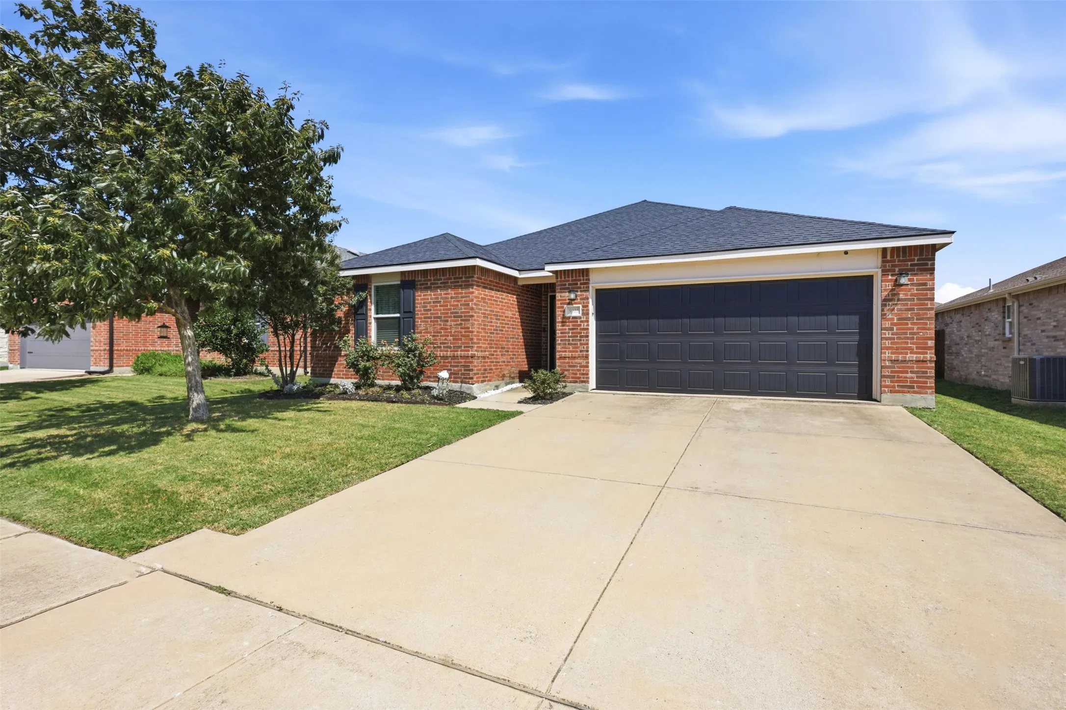 Single Family Residence For Sale in Tarrant County , 5925 Mountain Bluff Drive, Fort Worth, Texas 76179, 3 Bedroom, 2 Bathroom, 2 Garage spaces, 1,470 Sqft, built in 2014, mls#21338322, Real Estate Agent in Fort Worth, Homes For Sale in Tarrant county, Homes For Sale in Fort Worth, Realtor in Fort Worth Texas, Real Estate Brokerage Independent Realty Texas, Luminita Cordes Realtor
