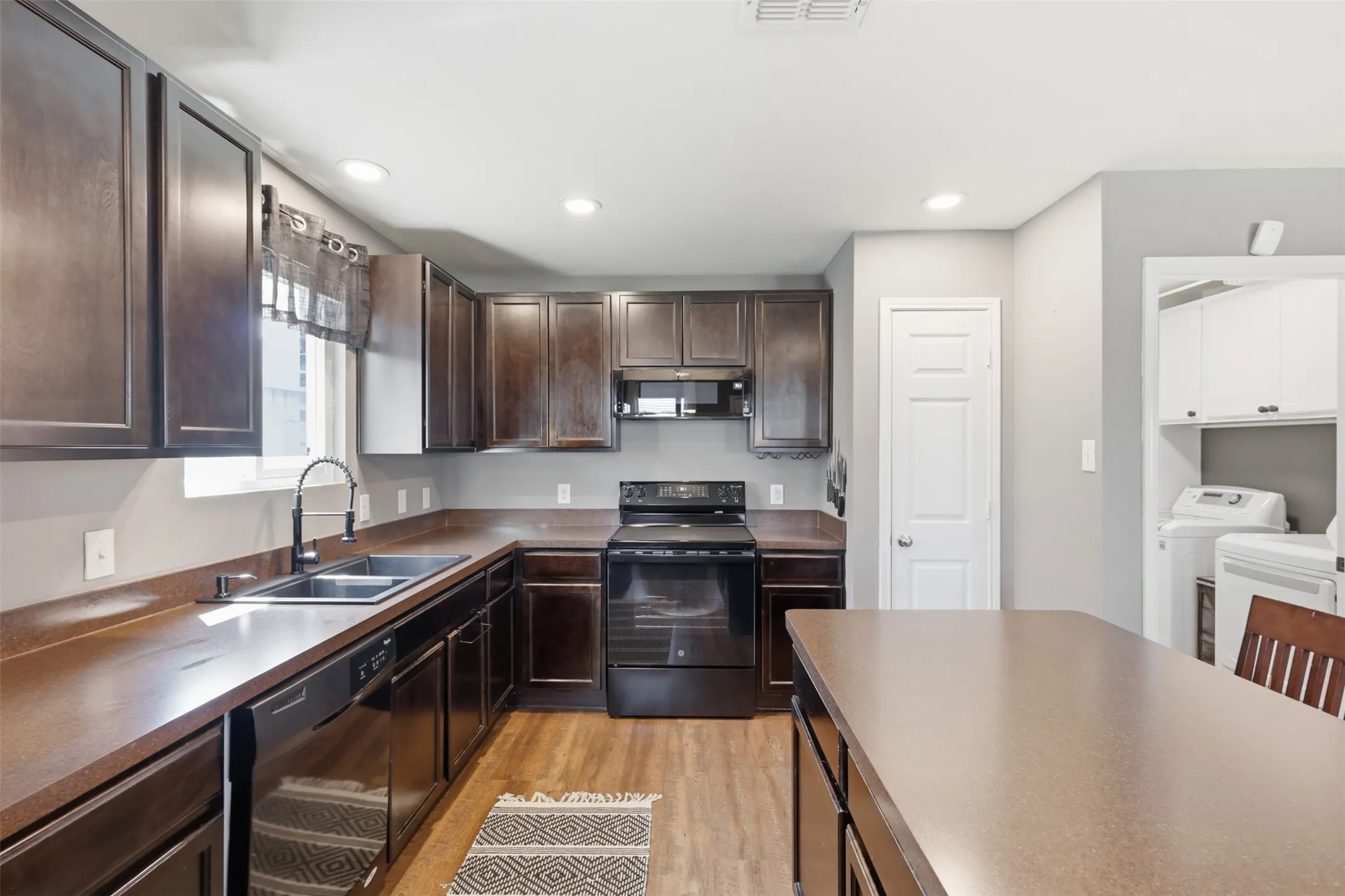 Single Family Residence For Sale in Tarrant County , 5925 Mountain Bluff Drive, Fort Worth, Texas 76179, 3 Bedroom, 2 Bathroom, 2 Garage spaces, 1,470 Sqft, built in 2014, mls#21338322, Real Estate Agent in Fort Worth, Homes For Sale in Tarrant county, Homes For Sale in Fort Worth, Realtor in Fort Worth Texas, Real Estate Brokerage Independent Realty Texas, Luminita Cordes Realtor