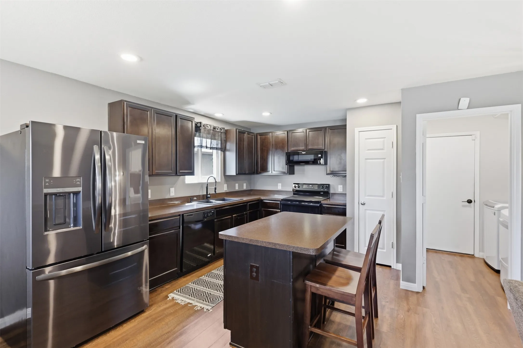 Single Family Residence For Sale in Tarrant County , 5925 Mountain Bluff Drive, Fort Worth, Texas 76179, 3 Bedroom, 2 Bathroom, 2 Garage spaces, 1,470 Sqft, built in 2014, mls#21338322, Real Estate Agent in Fort Worth, Homes For Sale in Tarrant county, Homes For Sale in Fort Worth, Realtor in Fort Worth Texas, Real Estate Brokerage Independent Realty Texas, Luminita Cordes Realtor