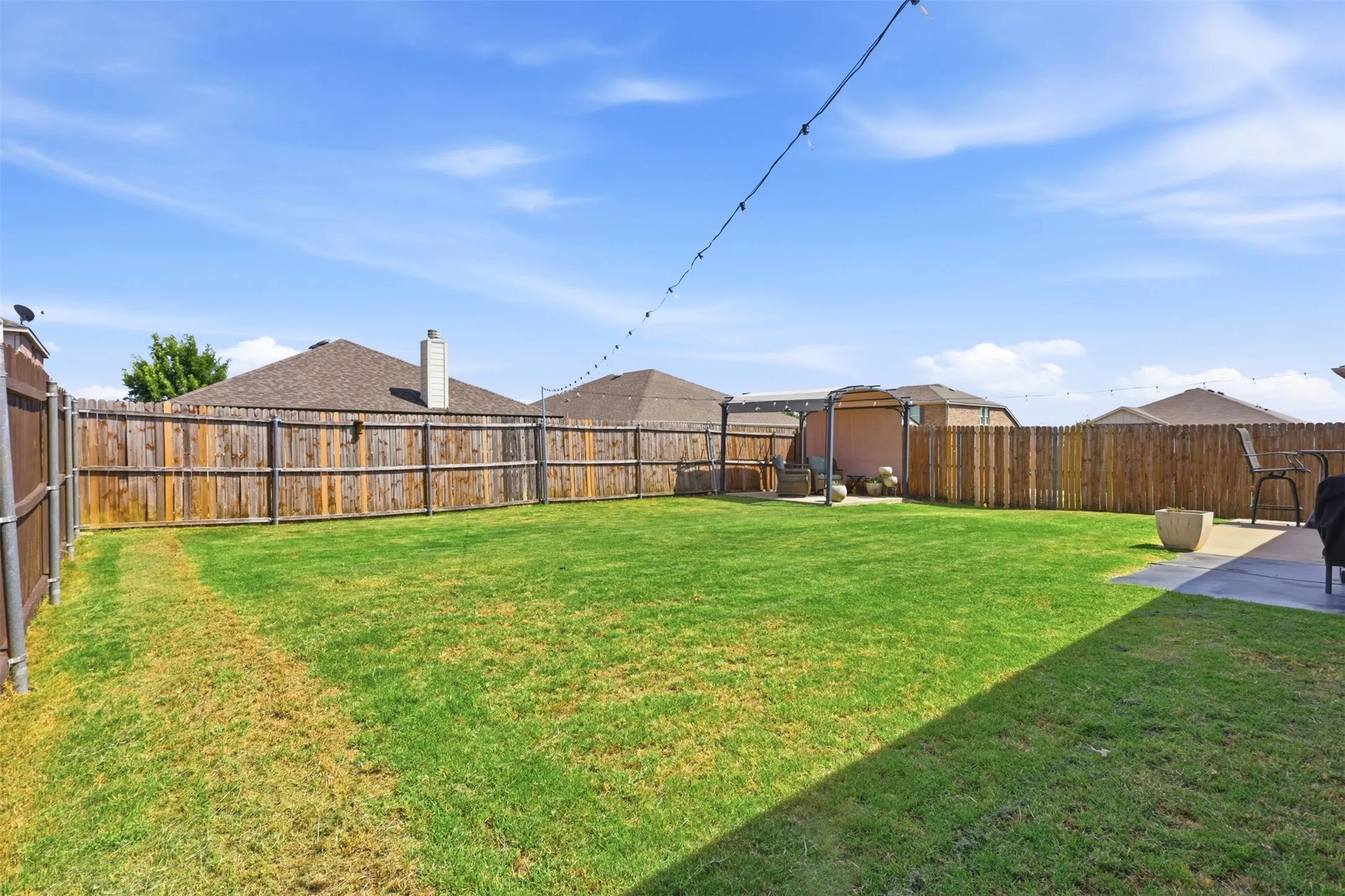 Single Family Residence For Sale in Tarrant County , 5925 Mountain Bluff Drive, Fort Worth, Texas 76179, 3 Bedroom, 2 Bathroom, 2 Garage spaces, 1,470 Sqft, built in 2014, mls#21338322, Real Estate Agent in Fort Worth, Homes For Sale in Tarrant county, Homes For Sale in Fort Worth, Realtor in Fort Worth Texas, Real Estate Brokerage Independent Realty Texas, Luminita Cordes Realtor