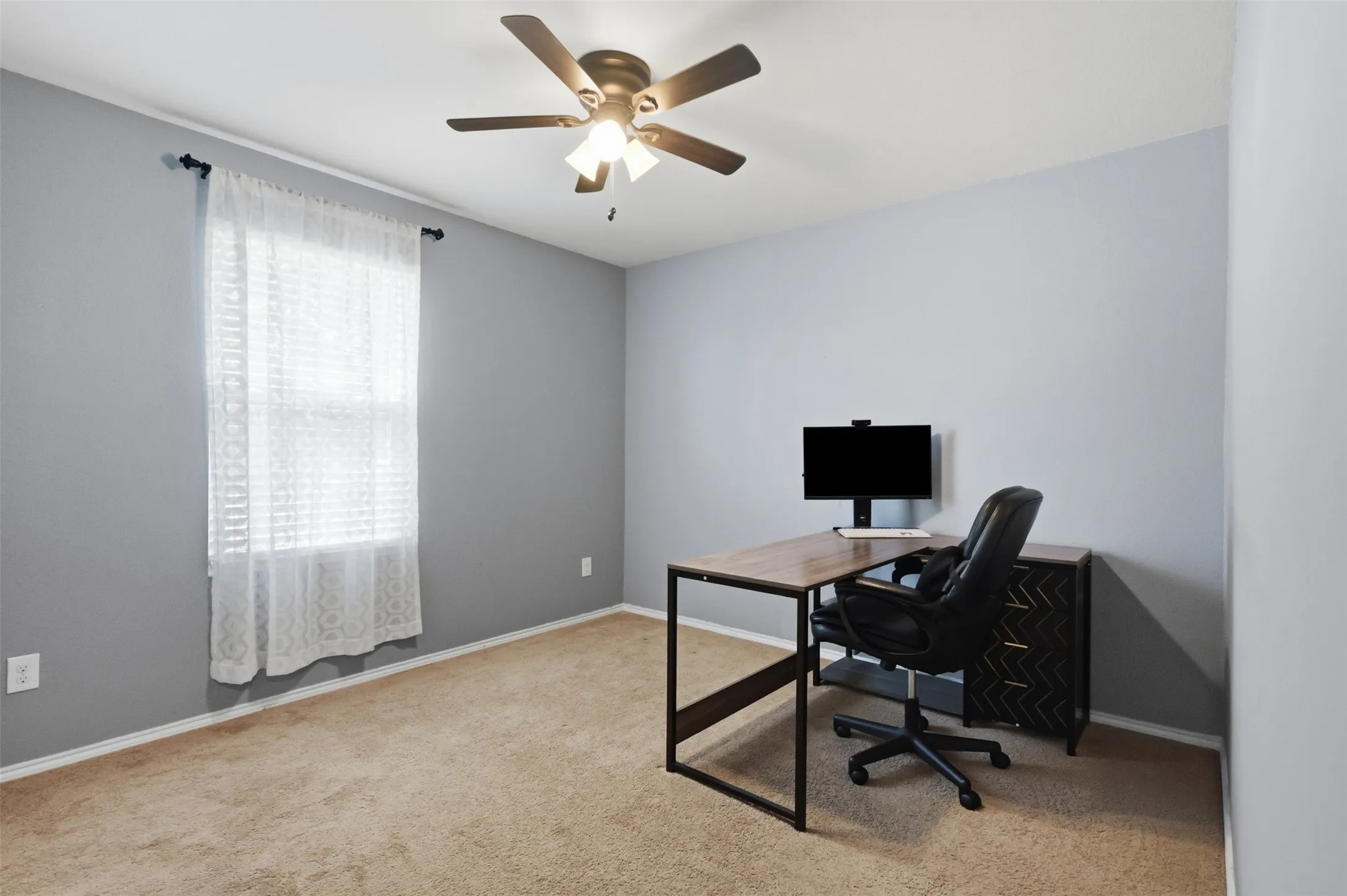 Single Family Residence For Sale in Tarrant County , 5925 Mountain Bluff Drive, Fort Worth, Texas 76179, 3 Bedroom, 2 Bathroom, 2 Garage spaces, 1,470 Sqft, built in 2014, mls#21338322, Real Estate Agent in Fort Worth, Homes For Sale in Tarrant county, Homes For Sale in Fort Worth, Realtor in Fort Worth Texas, Real Estate Brokerage Independent Realty Texas, Luminita Cordes Realtor