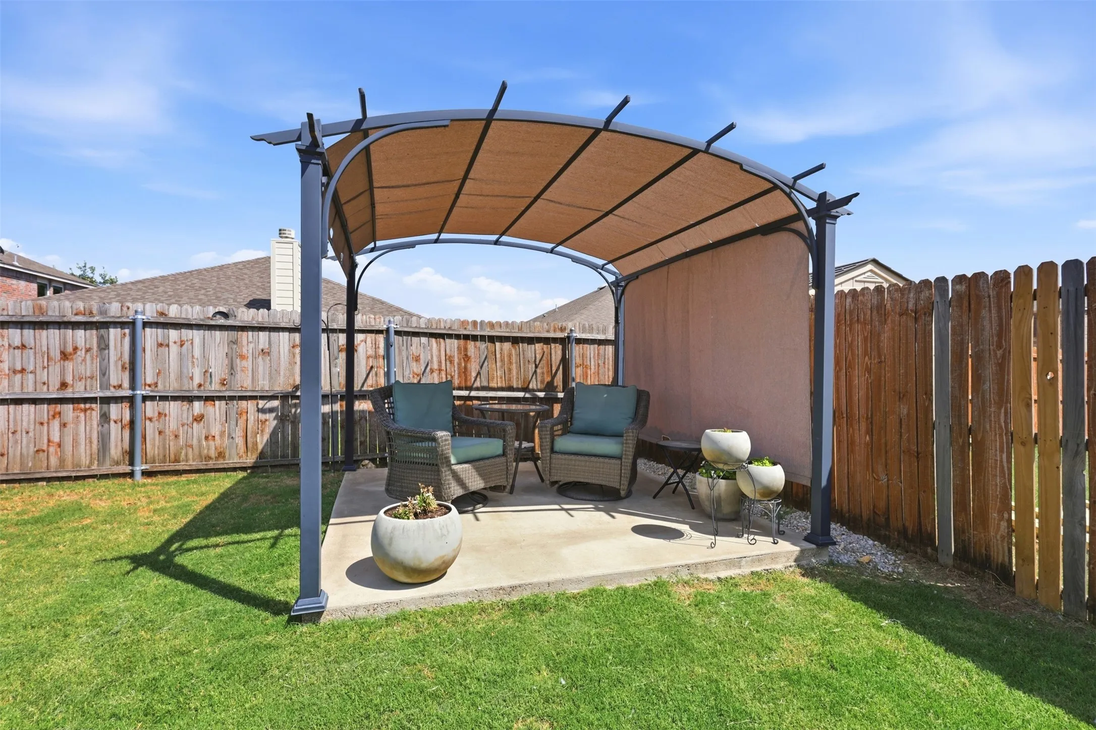 Single Family Residence For Sale in Tarrant County , 5925 Mountain Bluff Drive, Fort Worth, Texas 76179, 3 Bedroom, 2 Bathroom, 2 Garage spaces, 1,470 Sqft, built in 2014, mls#21338322, Real Estate Agent in Fort Worth, Homes For Sale in Tarrant county, Homes For Sale in Fort Worth, Realtor in Fort Worth Texas, Real Estate Brokerage Independent Realty Texas, Luminita Cordes Realtor