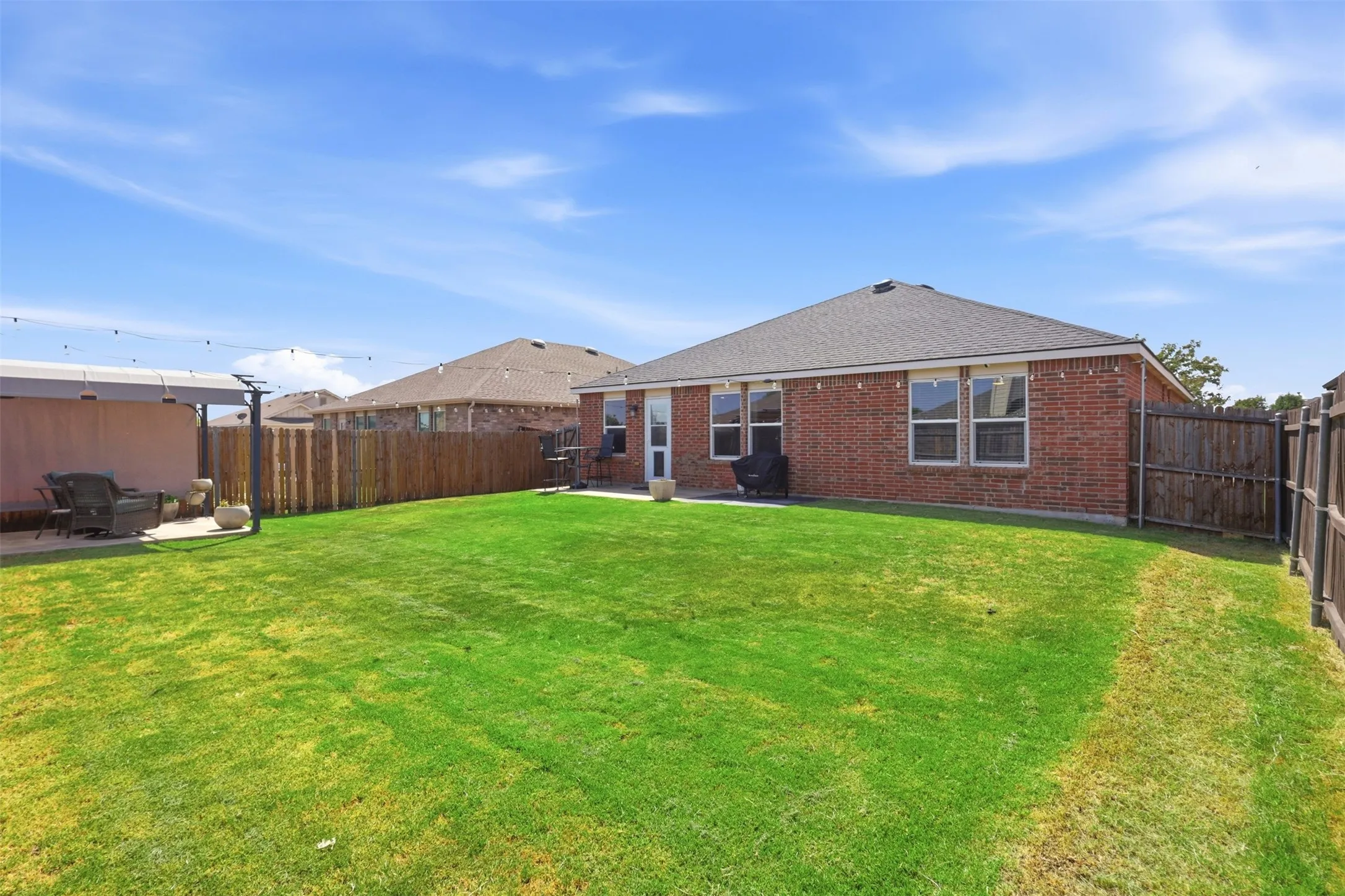Single Family Residence For Sale in Tarrant County , 5925 Mountain Bluff Drive, Fort Worth, Texas 76179, 3 Bedroom, 2 Bathroom, 2 Garage spaces, 1,470 Sqft, built in 2014, mls#21338322, Real Estate Agent in Fort Worth, Homes For Sale in Tarrant county, Homes For Sale in Fort Worth, Realtor in Fort Worth Texas, Real Estate Brokerage Independent Realty Texas, Luminita Cordes Realtor
