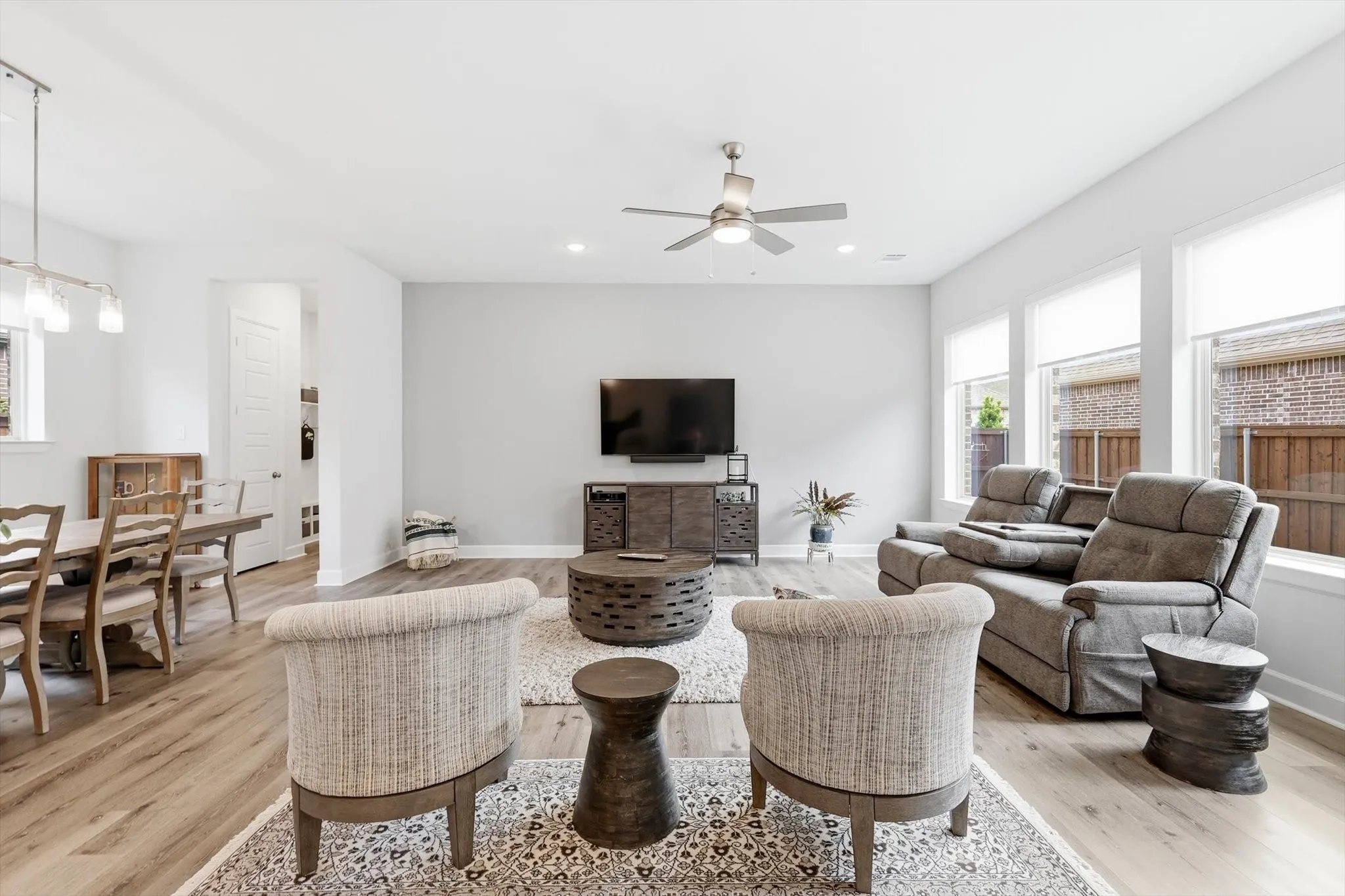 Single Family Residence For Rent in Tarrant County , 4817 Beaver Creek Drive, Arlington, Texas 76005, 2 Bedroom, 2 Bathroom, 2 Garage spaces, 2,264 Sqft, built in 2021, mls#21340584, Real Estate Agent in Arlington, Homes For Rent in Tarrant county, Homes For Rent in Arlington, Realtor in Arlington Texas, Real Estate Brokerage Independent Realty Texas, Luminita Cordes Realtor