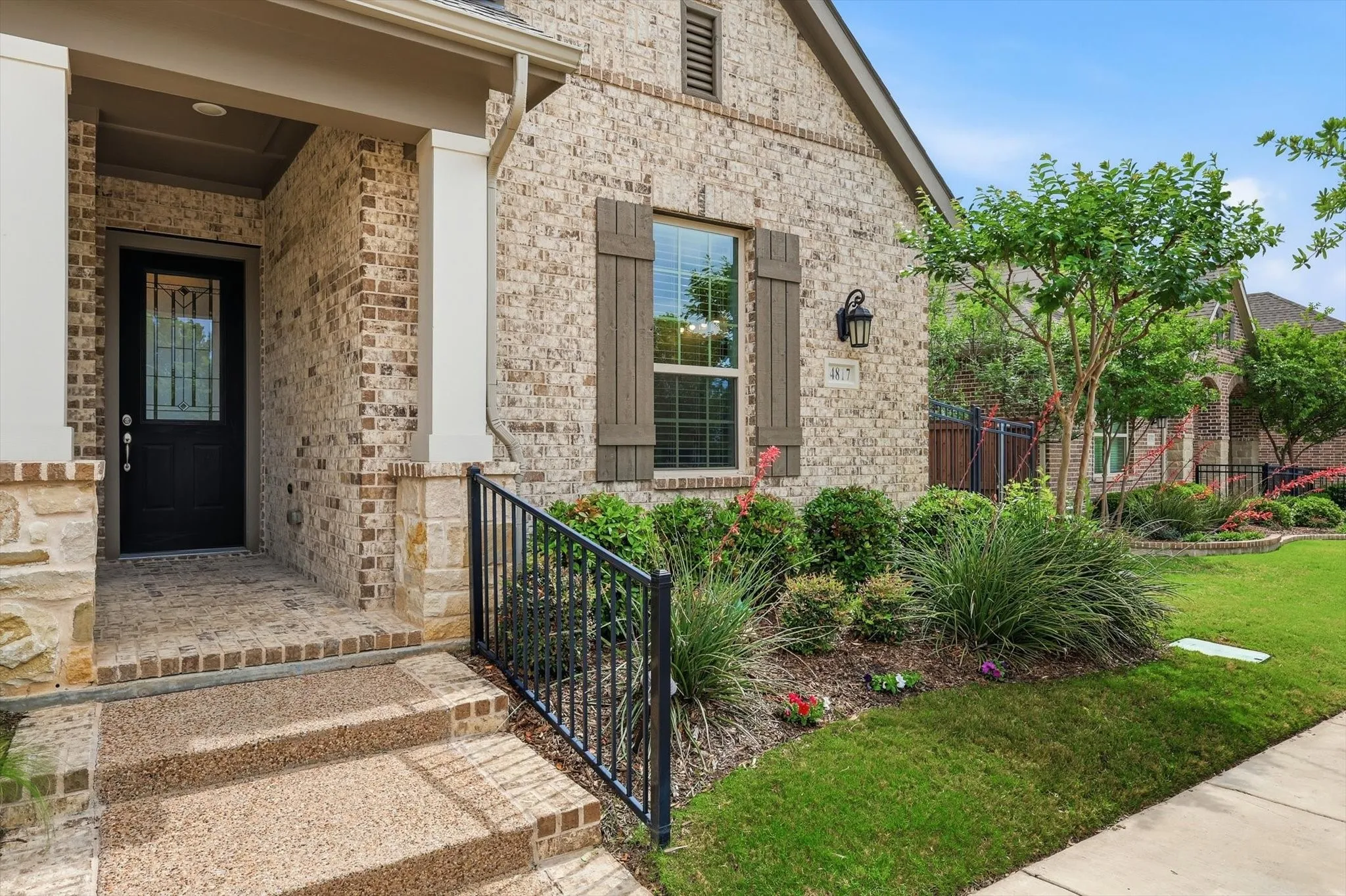 Single Family Residence For Rent in Tarrant County , 4817 Beaver Creek Drive, Arlington, Texas 76005, 2 Bedroom, 2 Bathroom, 2 Garage spaces, 2,264 Sqft, built in 2021, mls#21340584, Real Estate Agent in Arlington, Homes For Rent in Tarrant county, Homes For Rent in Arlington, Realtor in Arlington Texas, Real Estate Brokerage Independent Realty Texas, Luminita Cordes Realtor