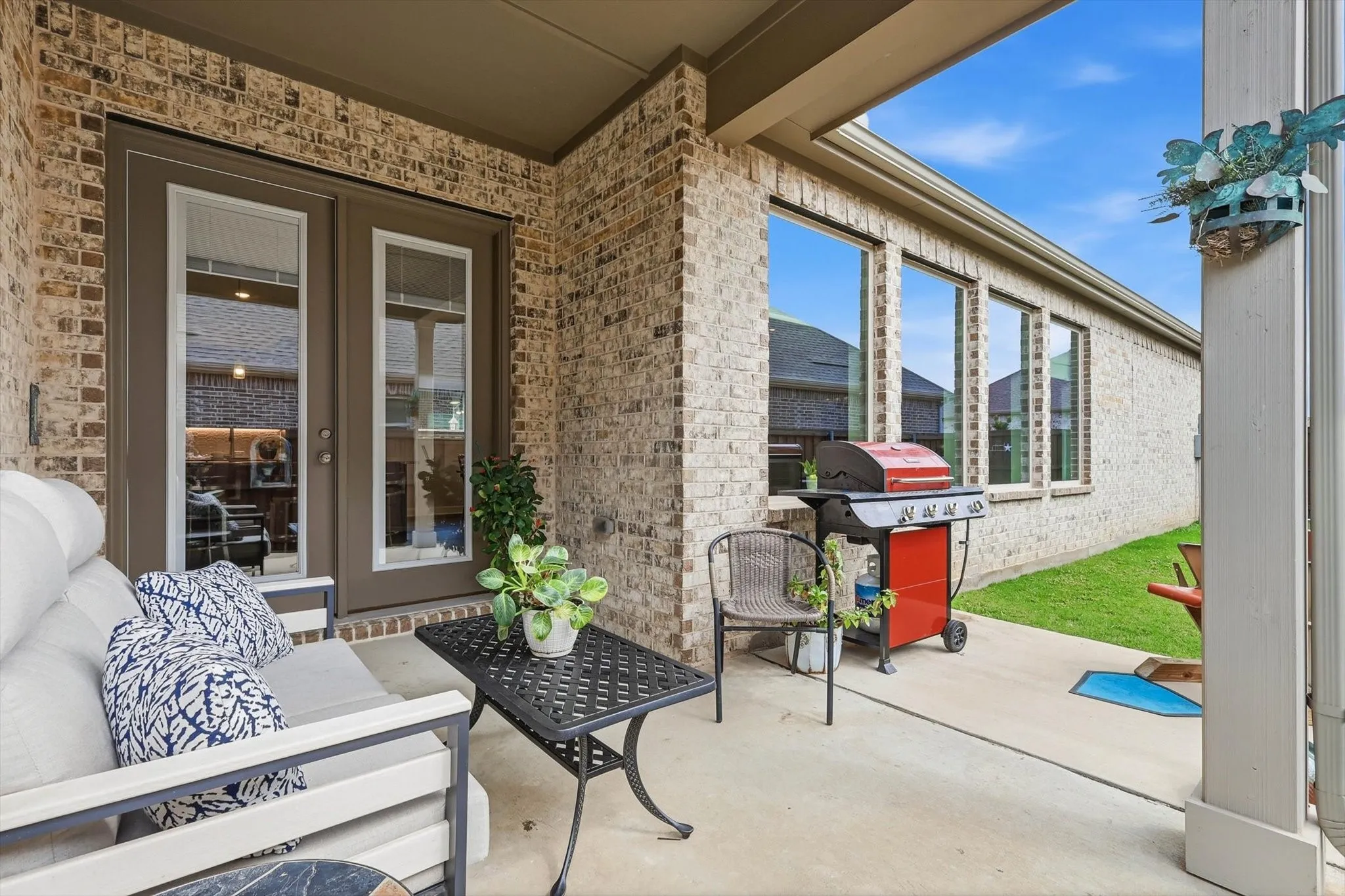 Single Family Residence For Rent in Tarrant County , 4817 Beaver Creek Drive, Arlington, Texas 76005, 2 Bedroom, 2 Bathroom, 2 Garage spaces, 2,264 Sqft, built in 2021, mls#21340584, Real Estate Agent in Arlington, Homes For Rent in Tarrant county, Homes For Rent in Arlington, Realtor in Arlington Texas, Real Estate Brokerage Independent Realty Texas, Luminita Cordes Realtor